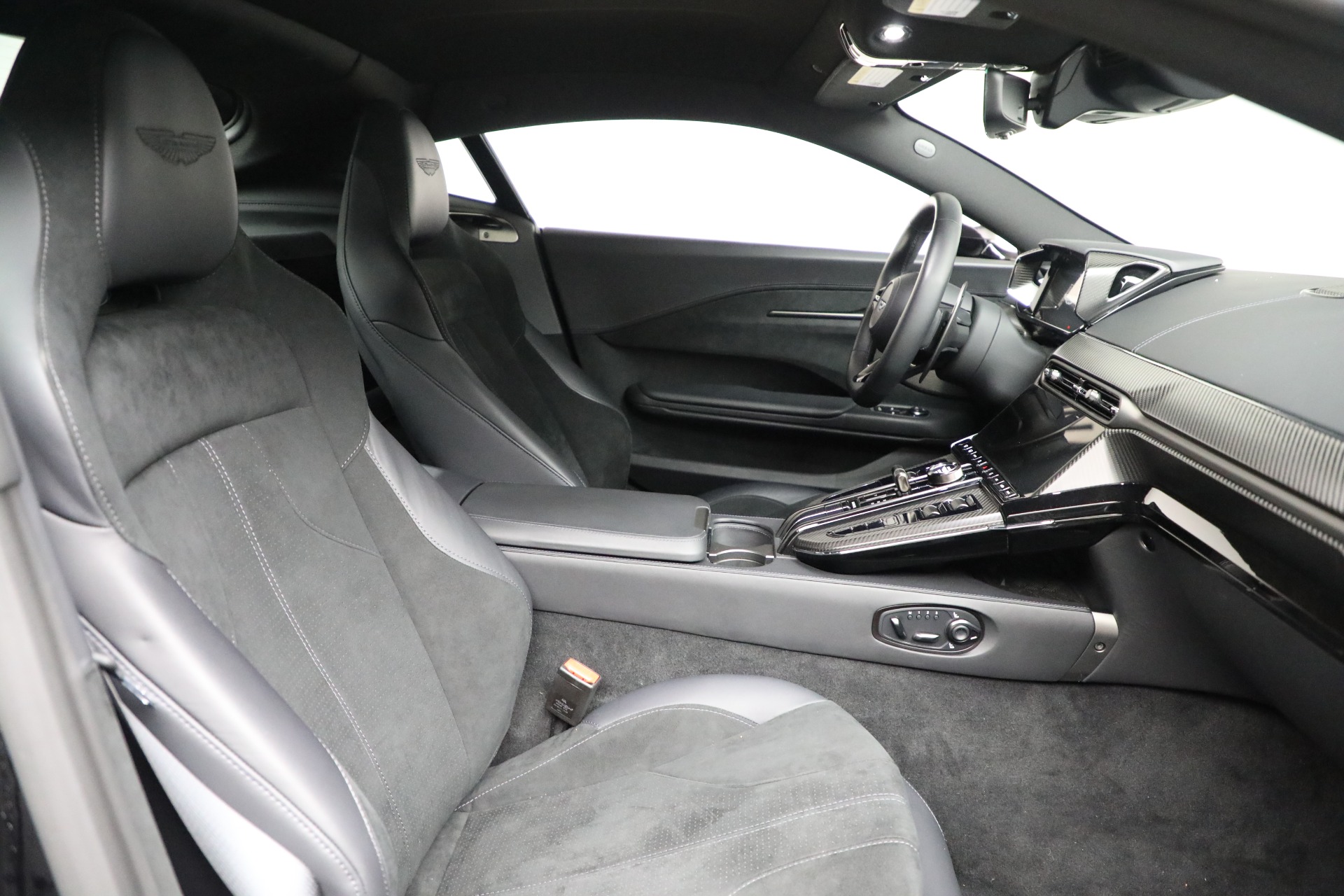 Used-2025-Aston-Martin-Vantage