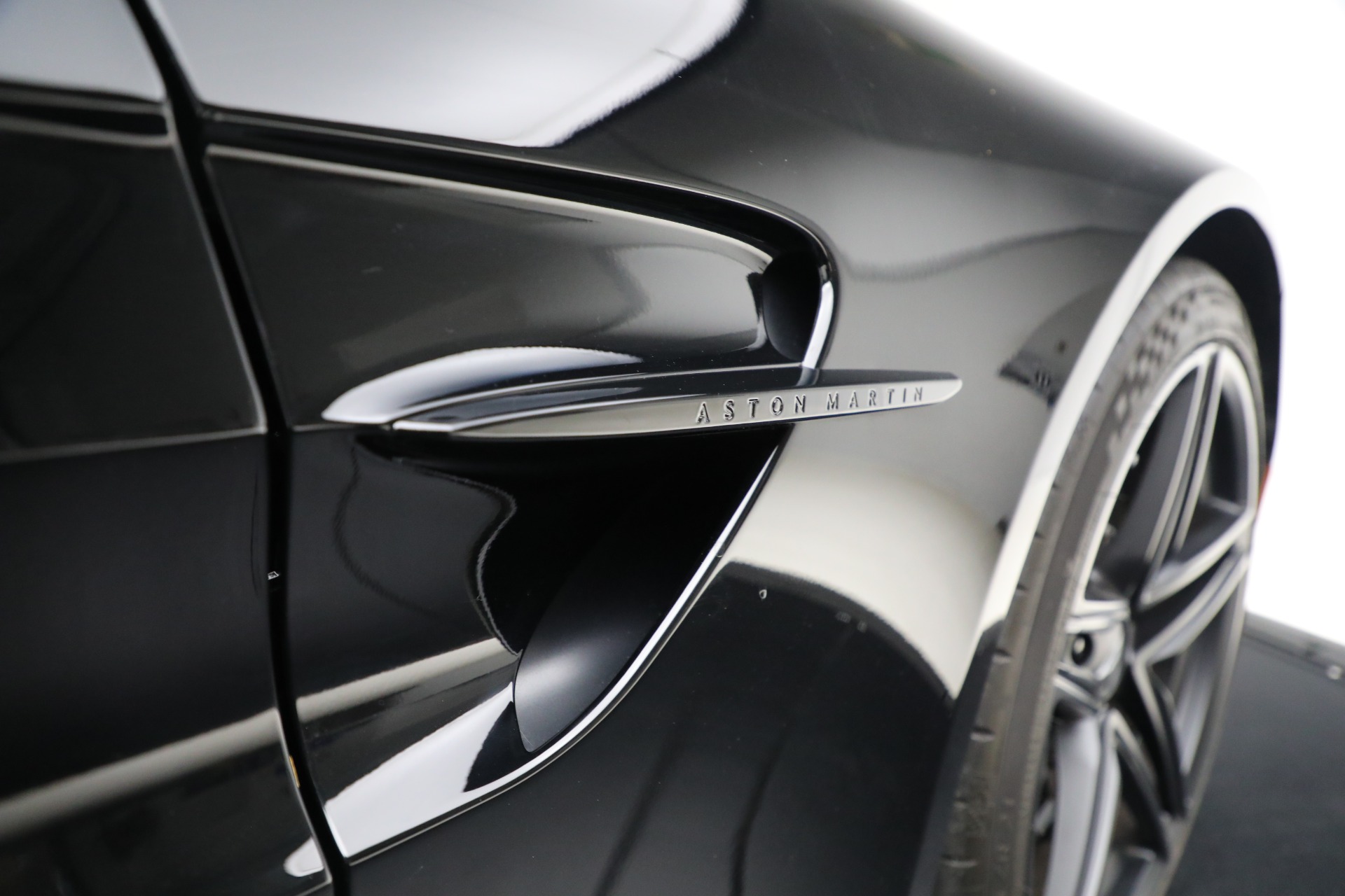 Used-2025-Aston-Martin-Vantage