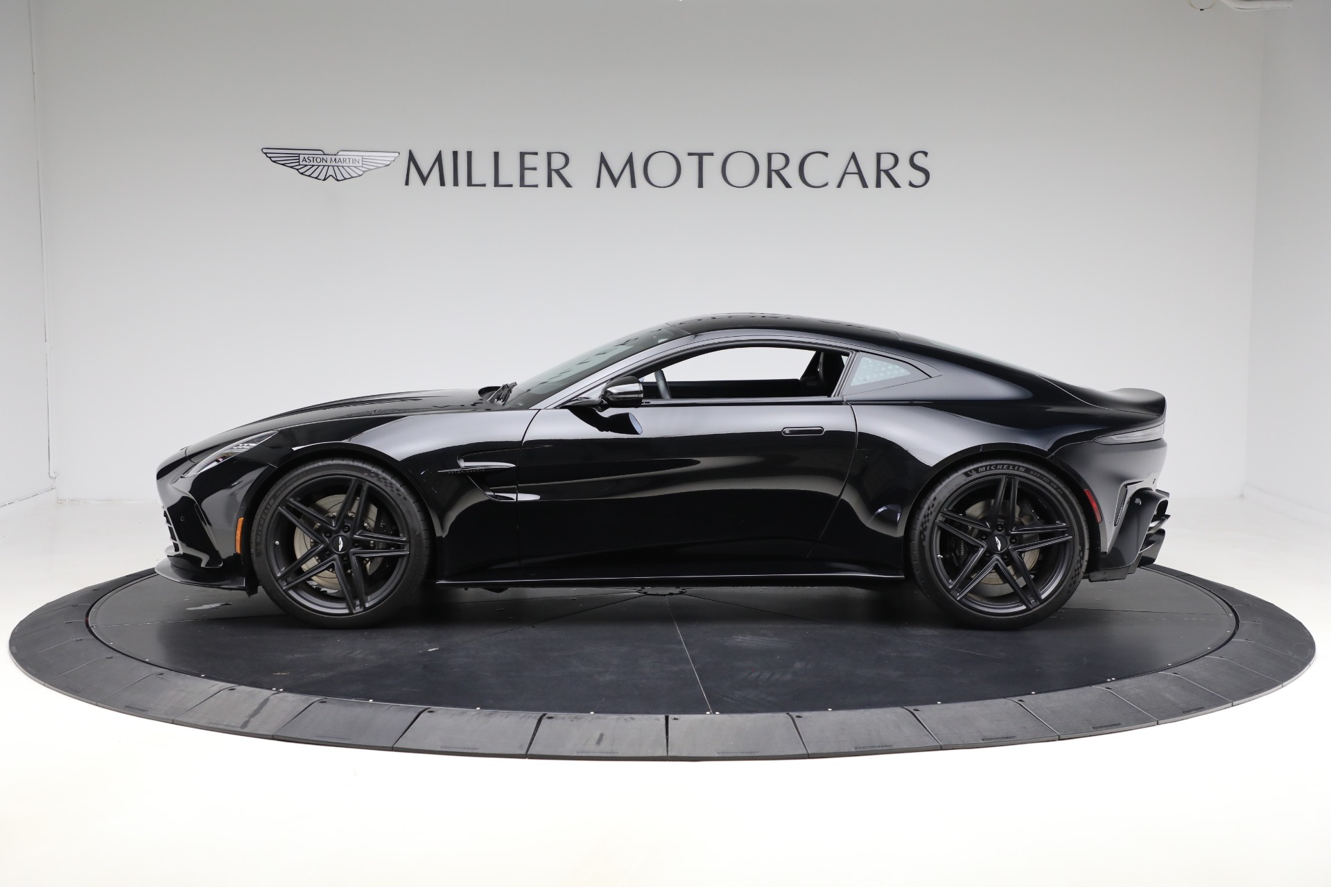Used-2025-Aston-Martin-Vantage