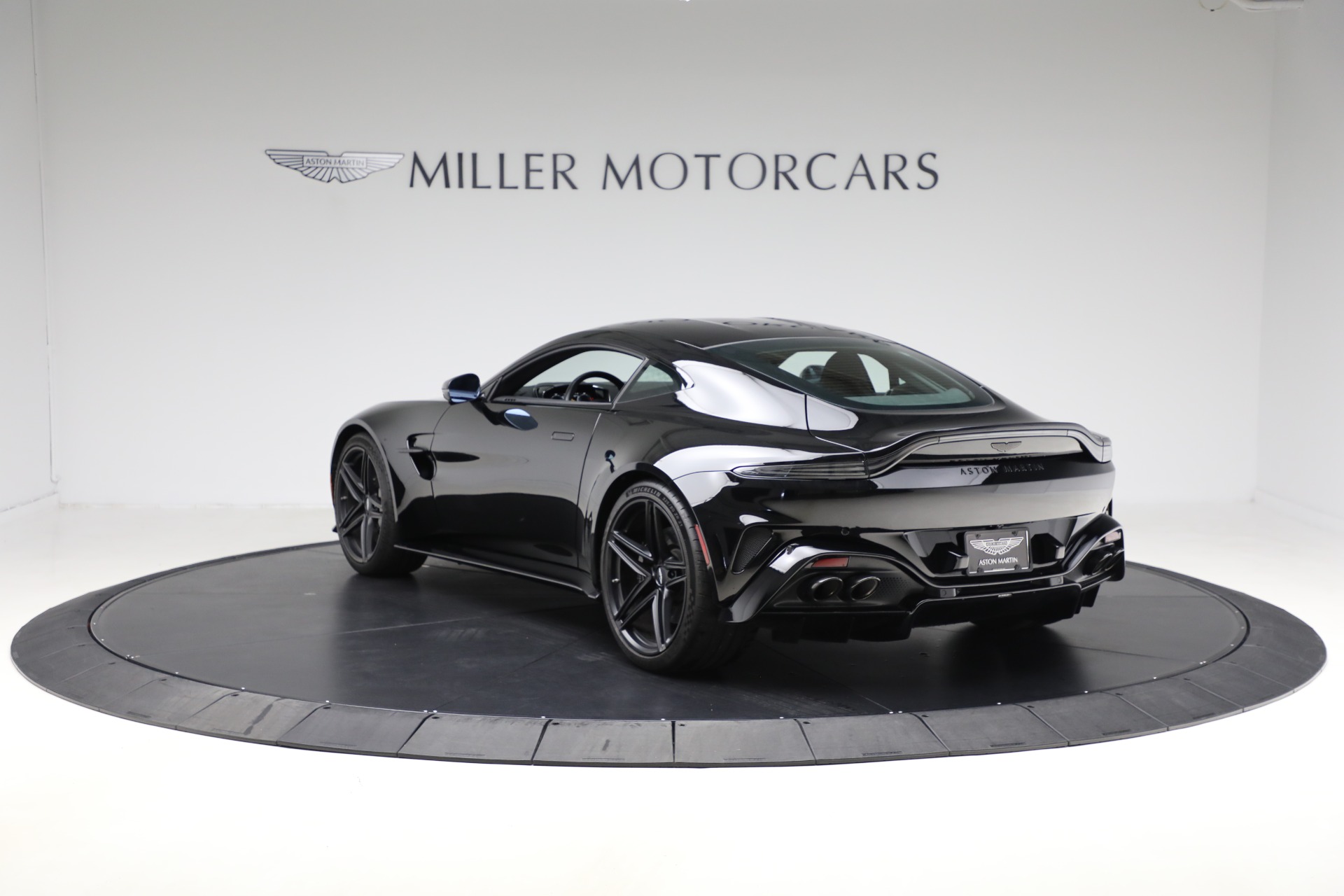 Used-2025-Aston-Martin-Vantage