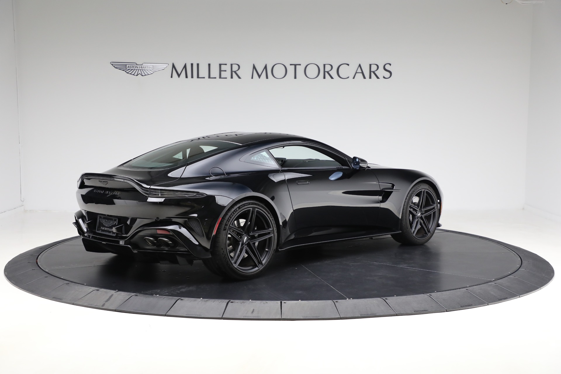 Used-2025-Aston-Martin-Vantage