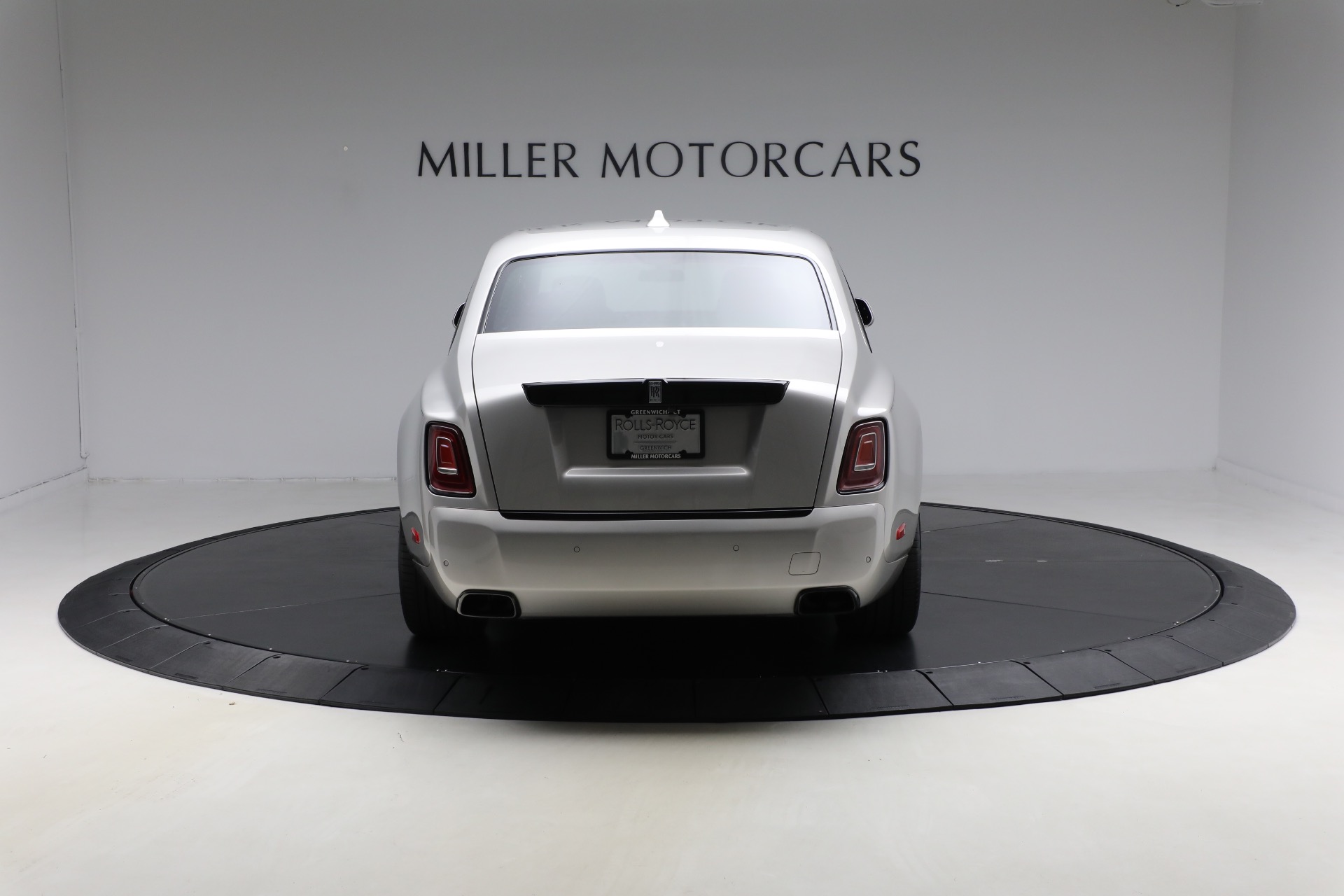 Used-2023-Rolls-Royce-Phantom