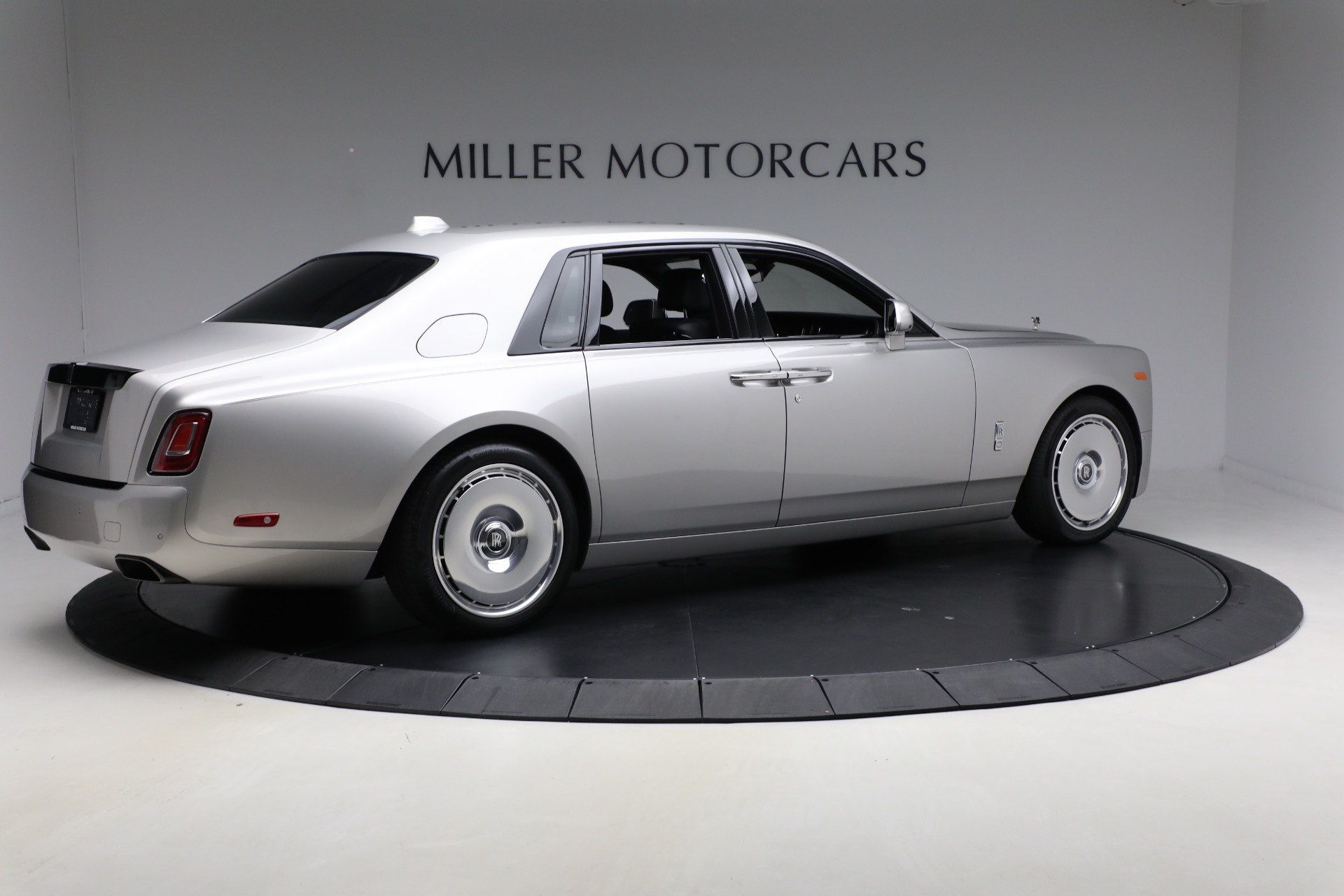 Used-2023-Rolls-Royce-Phantom