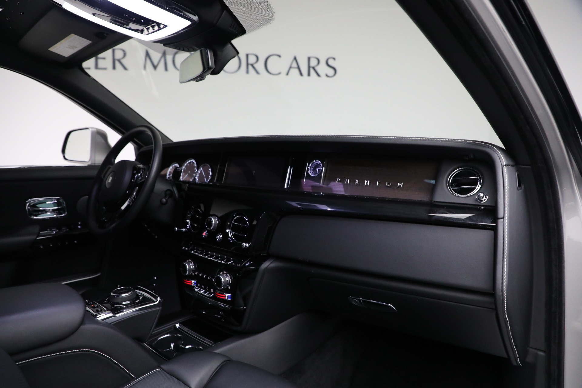 Used-2023-Rolls-Royce-Phantom