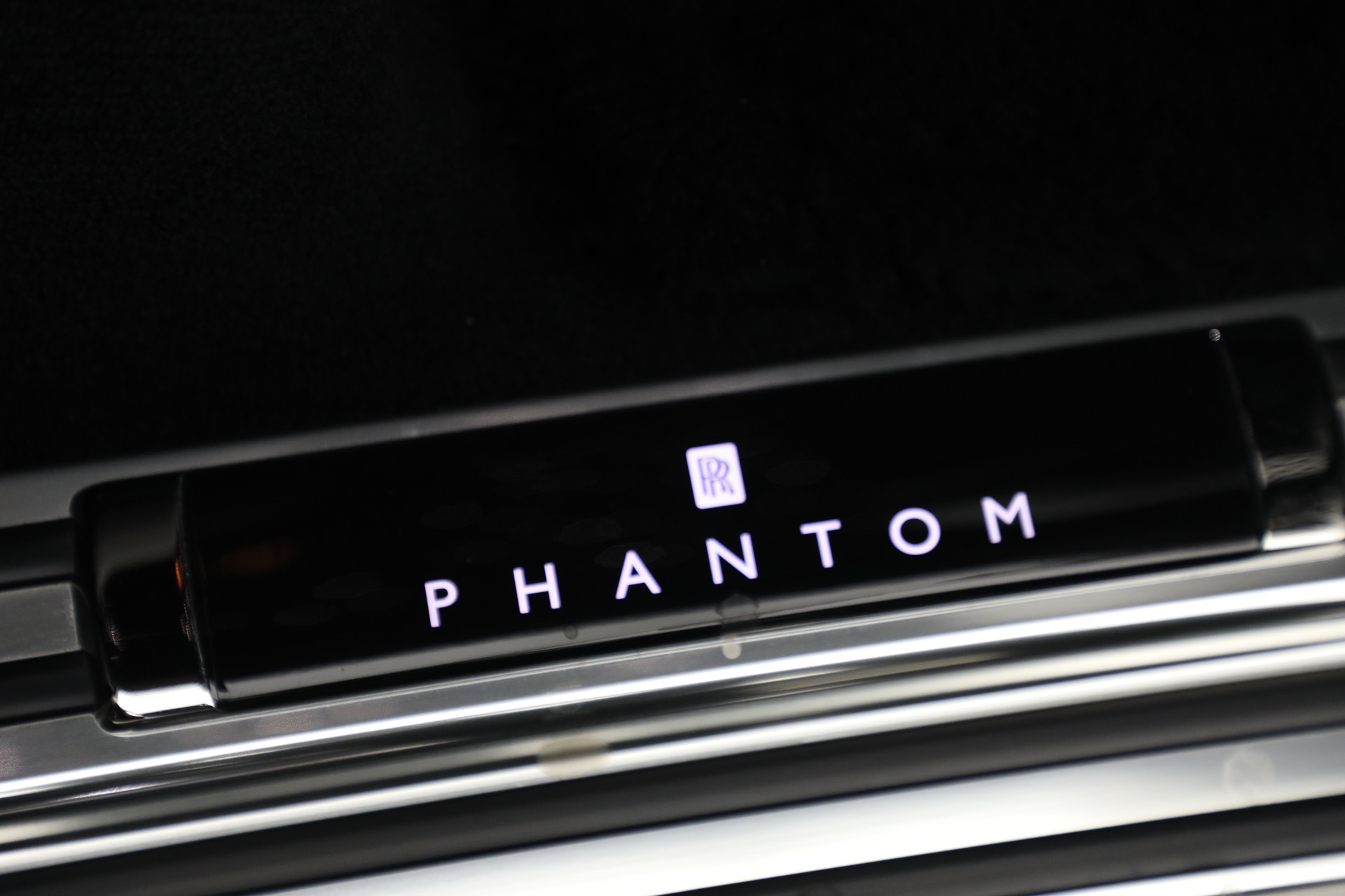 Used-2023-Rolls-Royce-Phantom