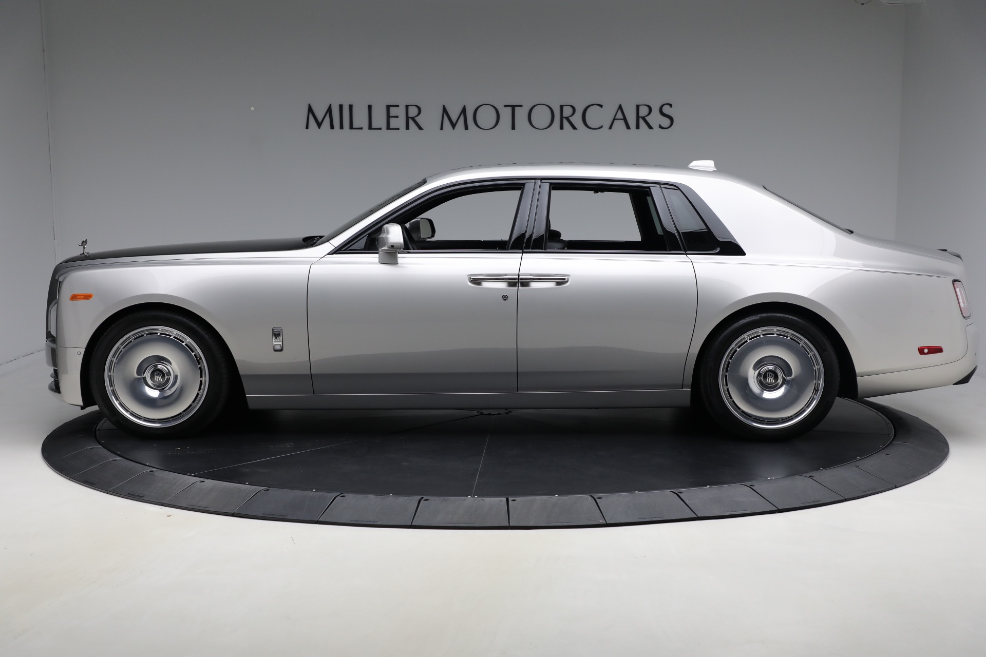 Used-2023-Rolls-Royce-Phantom