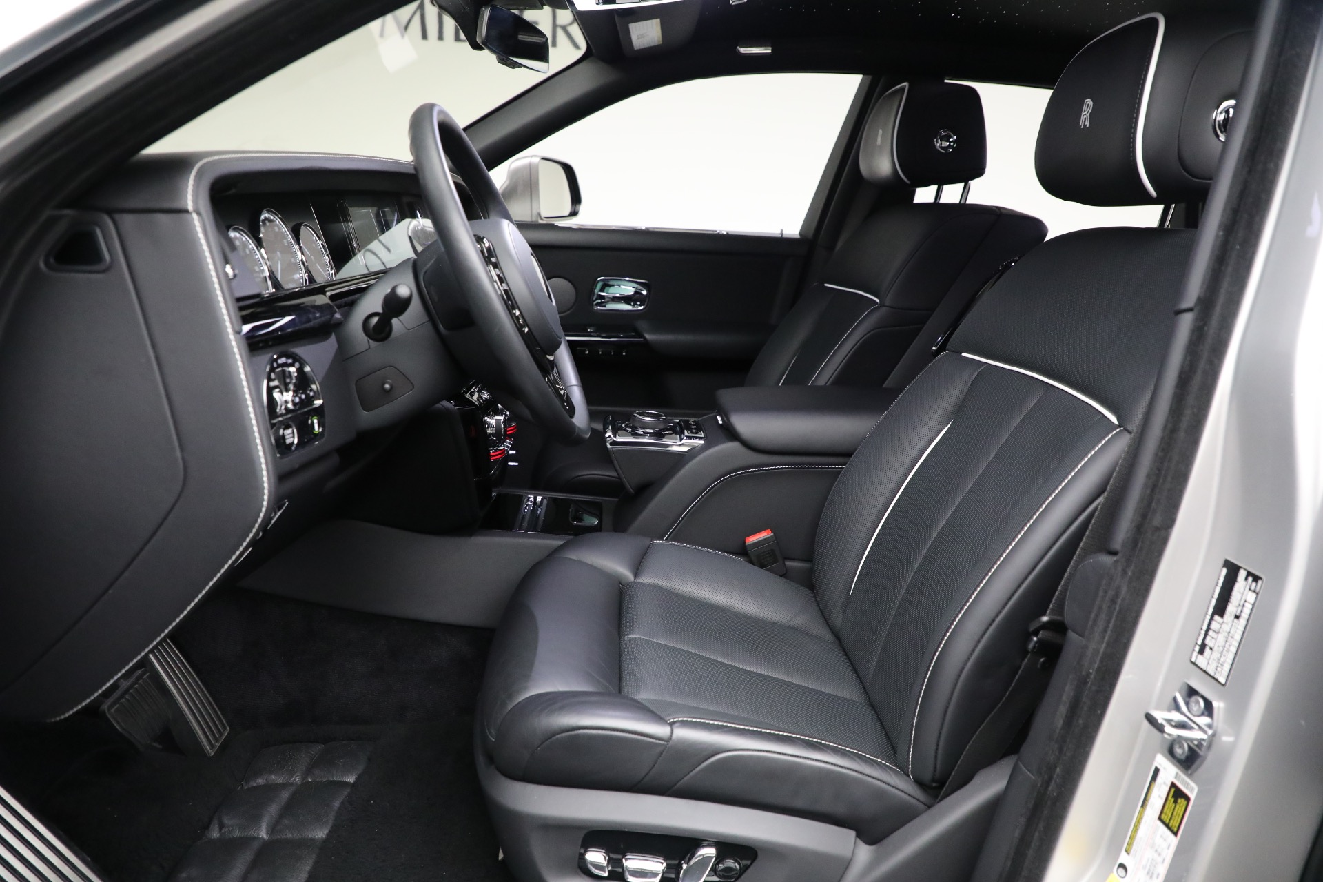 Used-2023-Rolls-Royce-Phantom