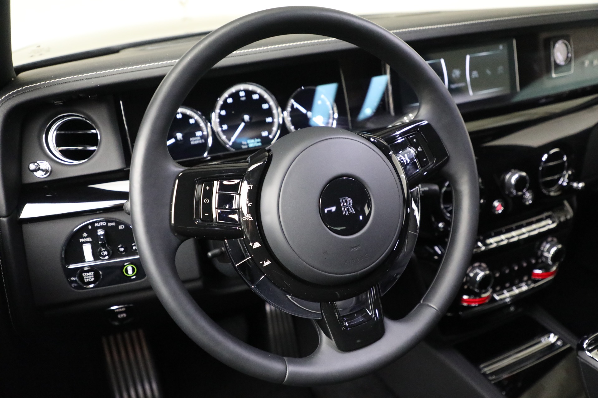 Used-2023-Rolls-Royce-Phantom