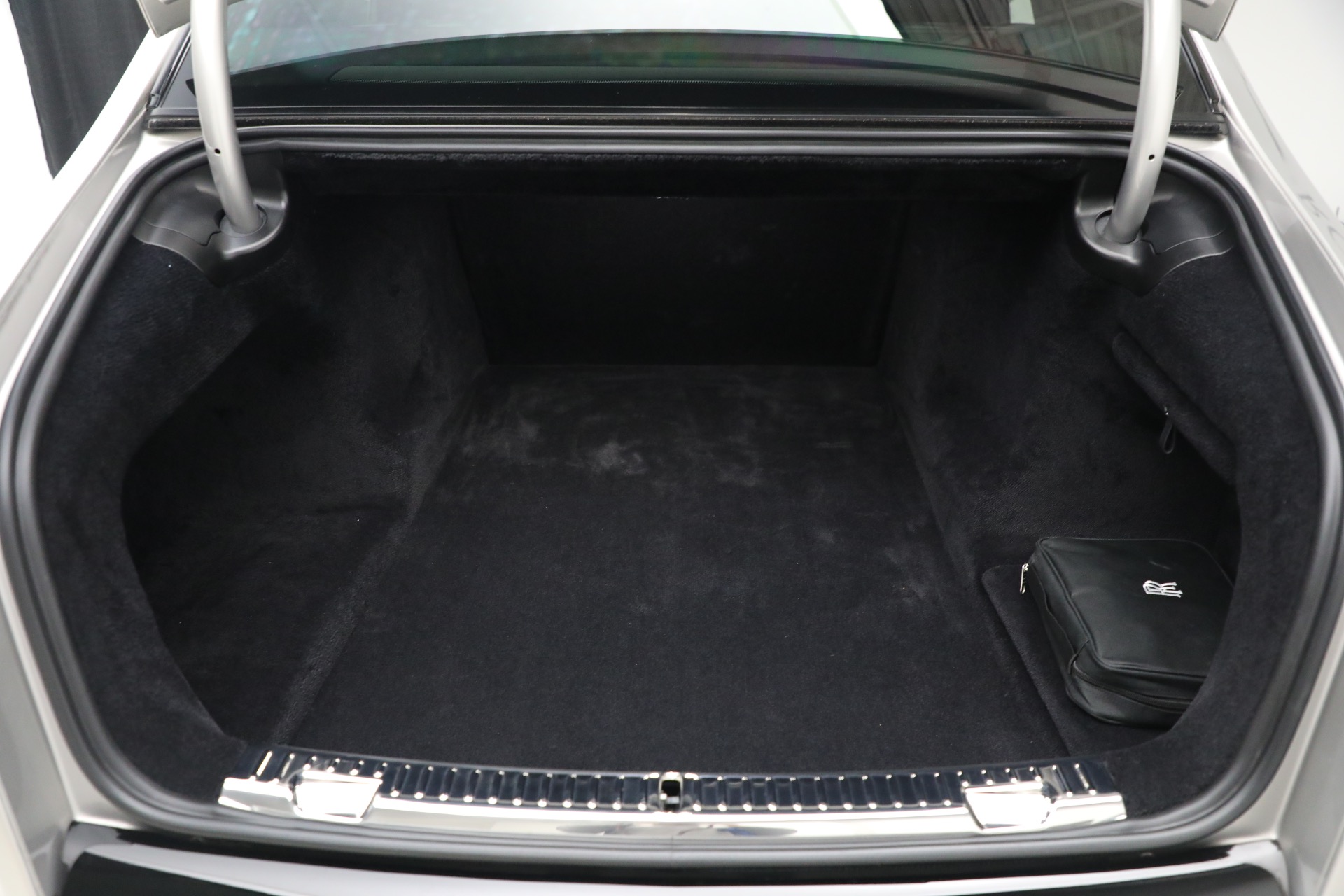 Used-2023-Rolls-Royce-Phantom