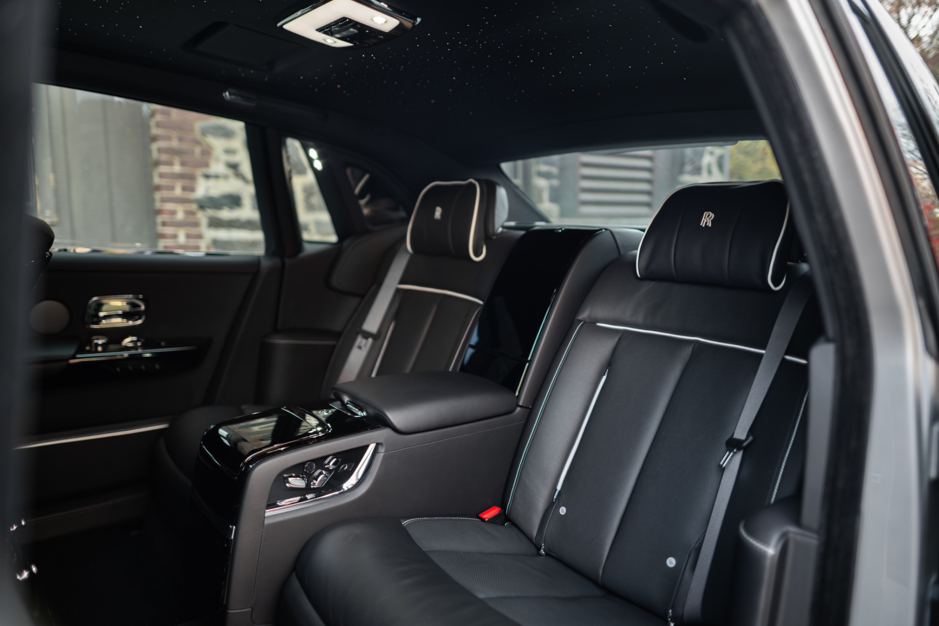 Used-2023-Rolls-Royce-Phantom