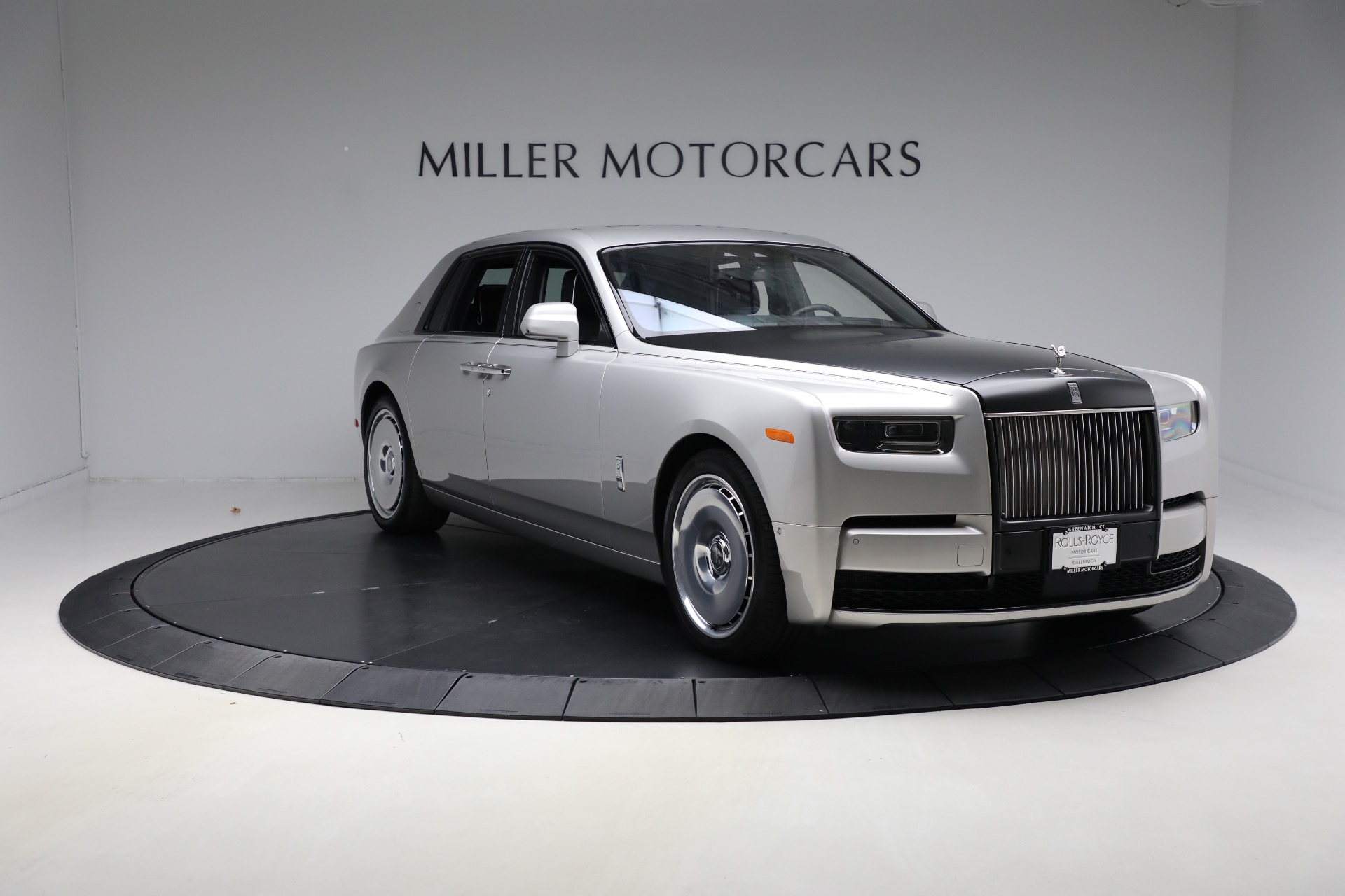 Used-2023-Rolls-Royce-Phantom