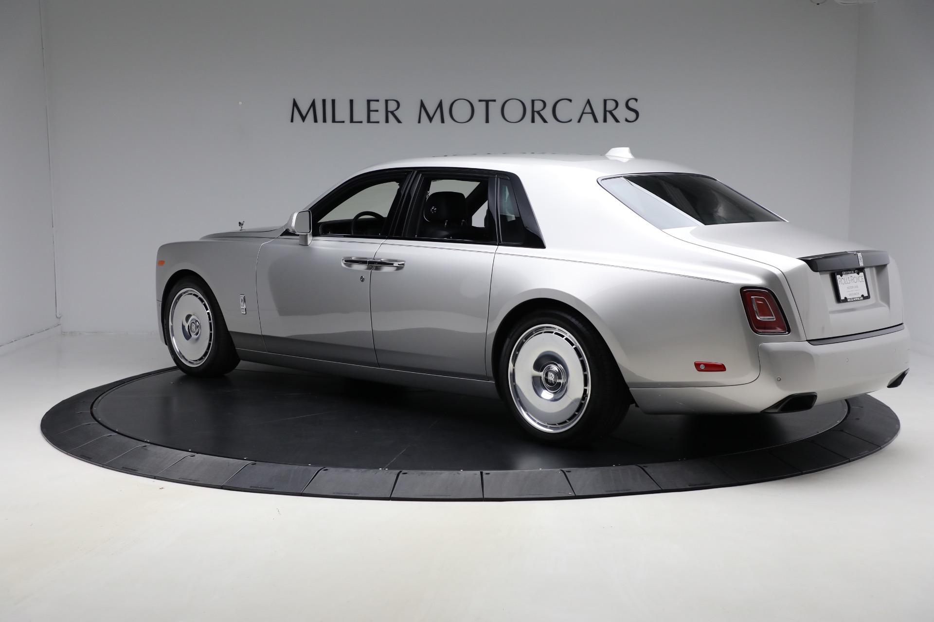 Used-2023-Rolls-Royce-Phantom