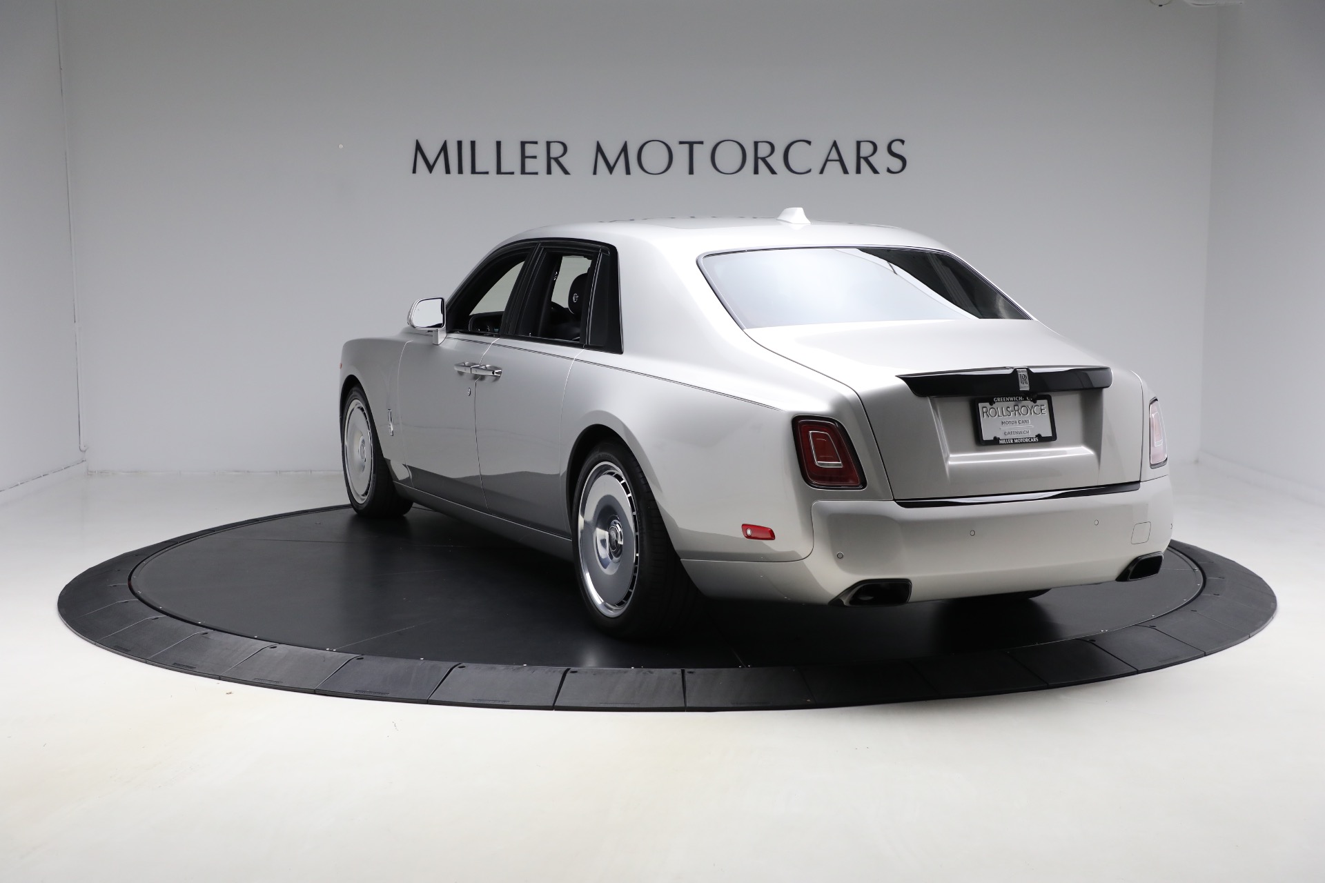 Used-2023-Rolls-Royce-Phantom