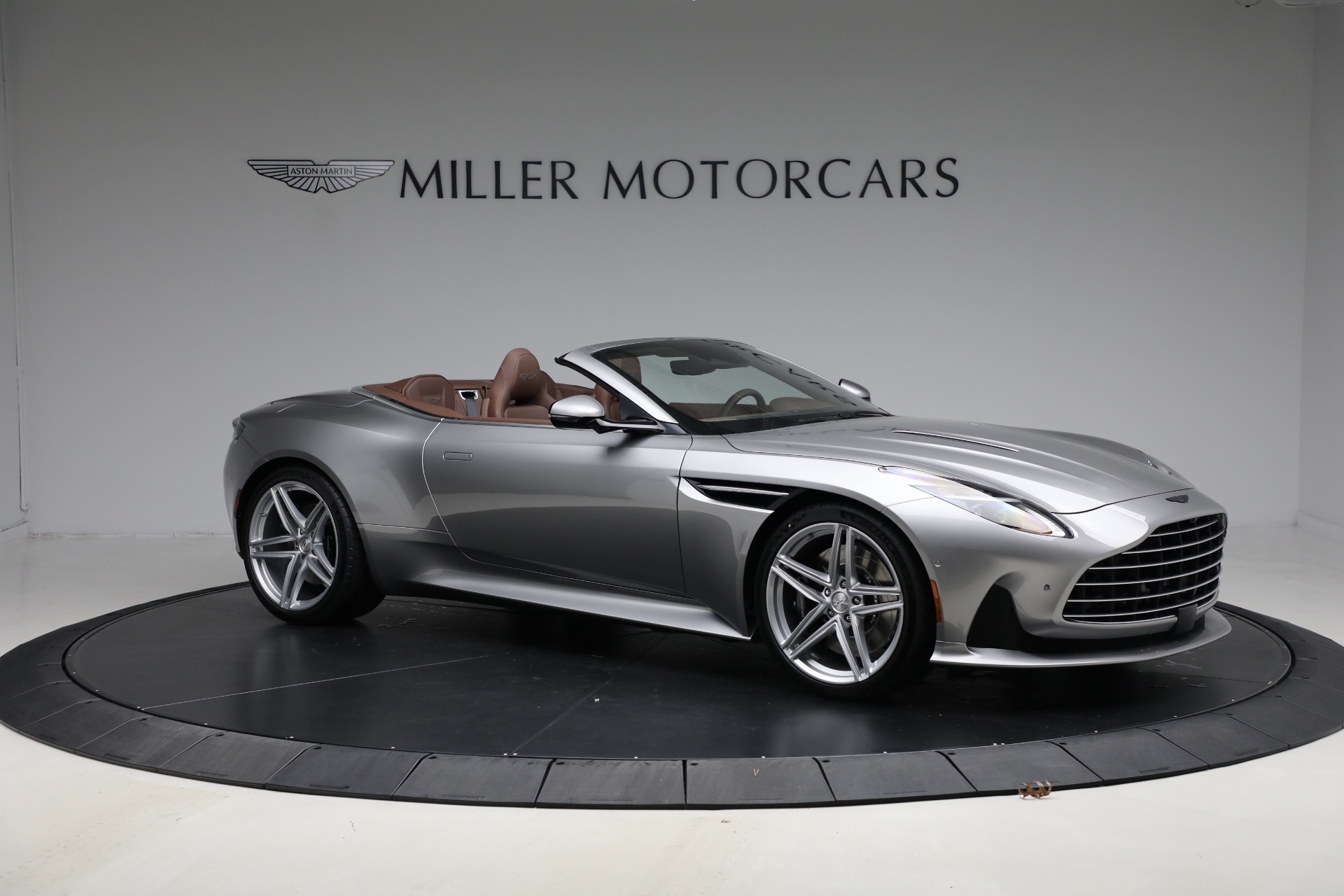New-2026-Aston-Martin-DB12-Volante