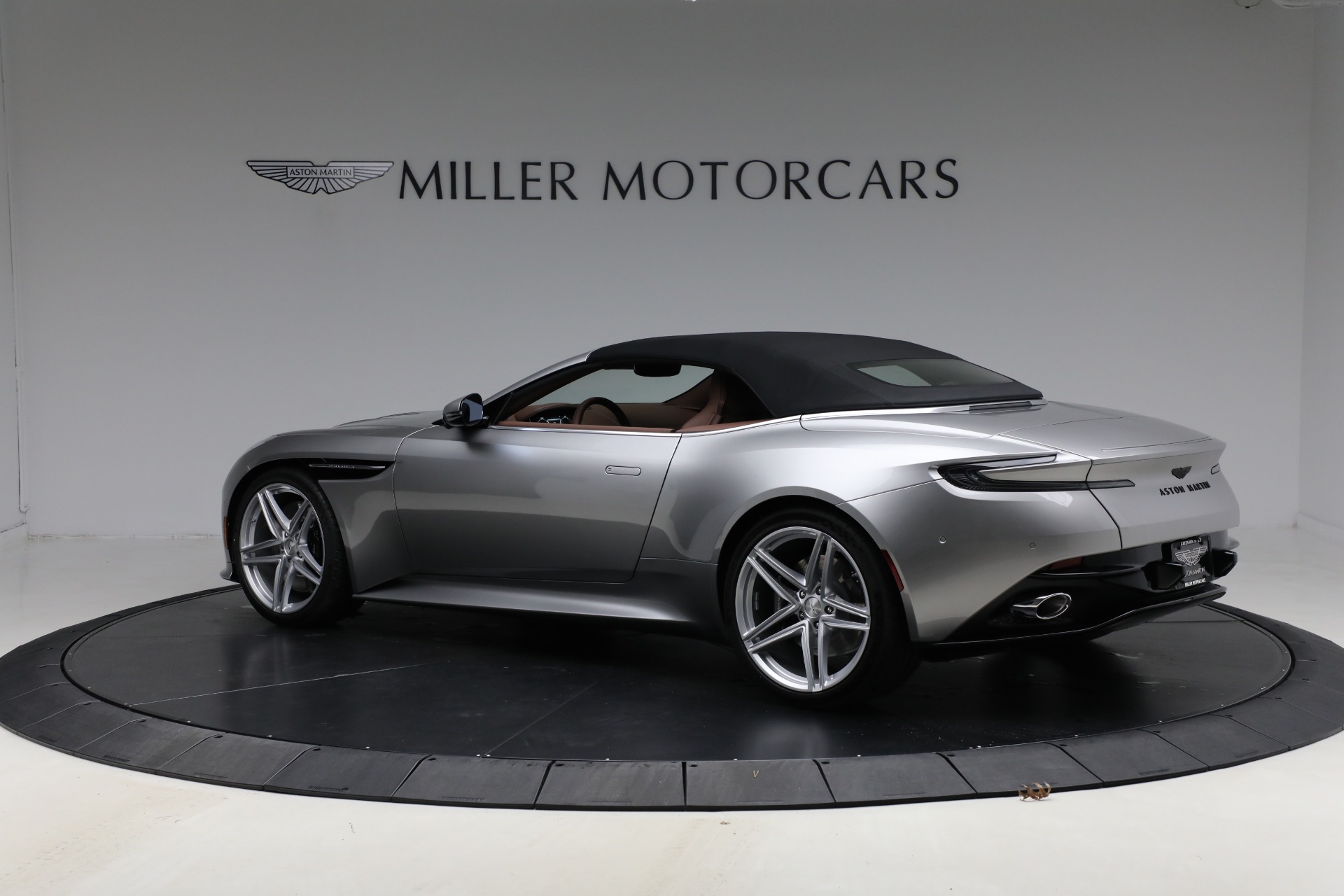 New-2026-Aston-Martin-DB12-Volante