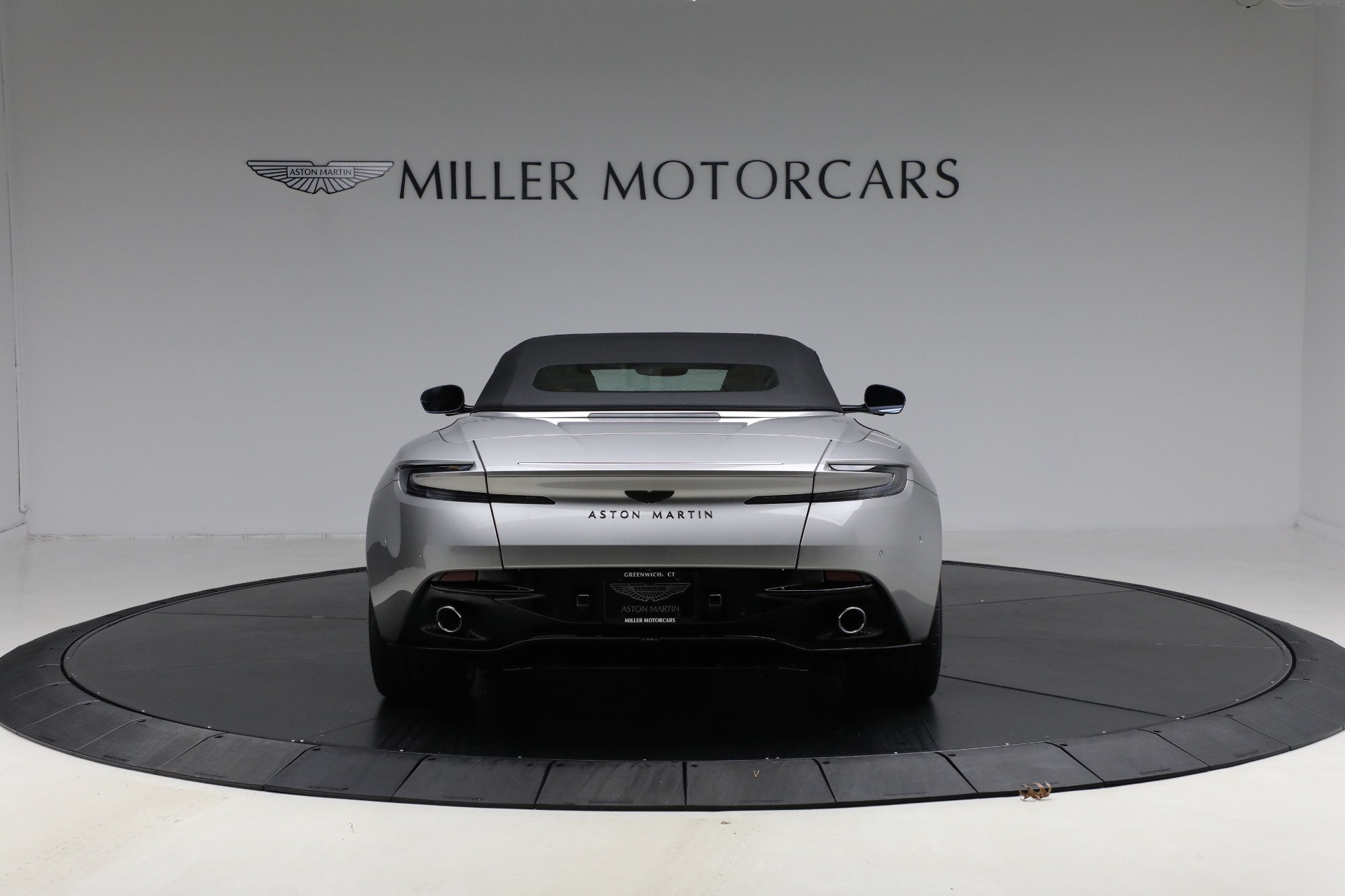 New-2026-Aston-Martin-DB12-Volante