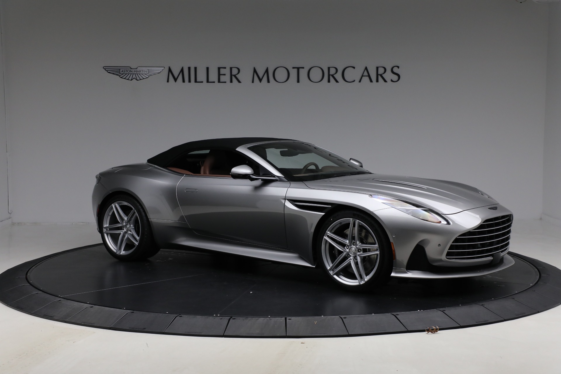 New-2026-Aston-Martin-DB12-Volante