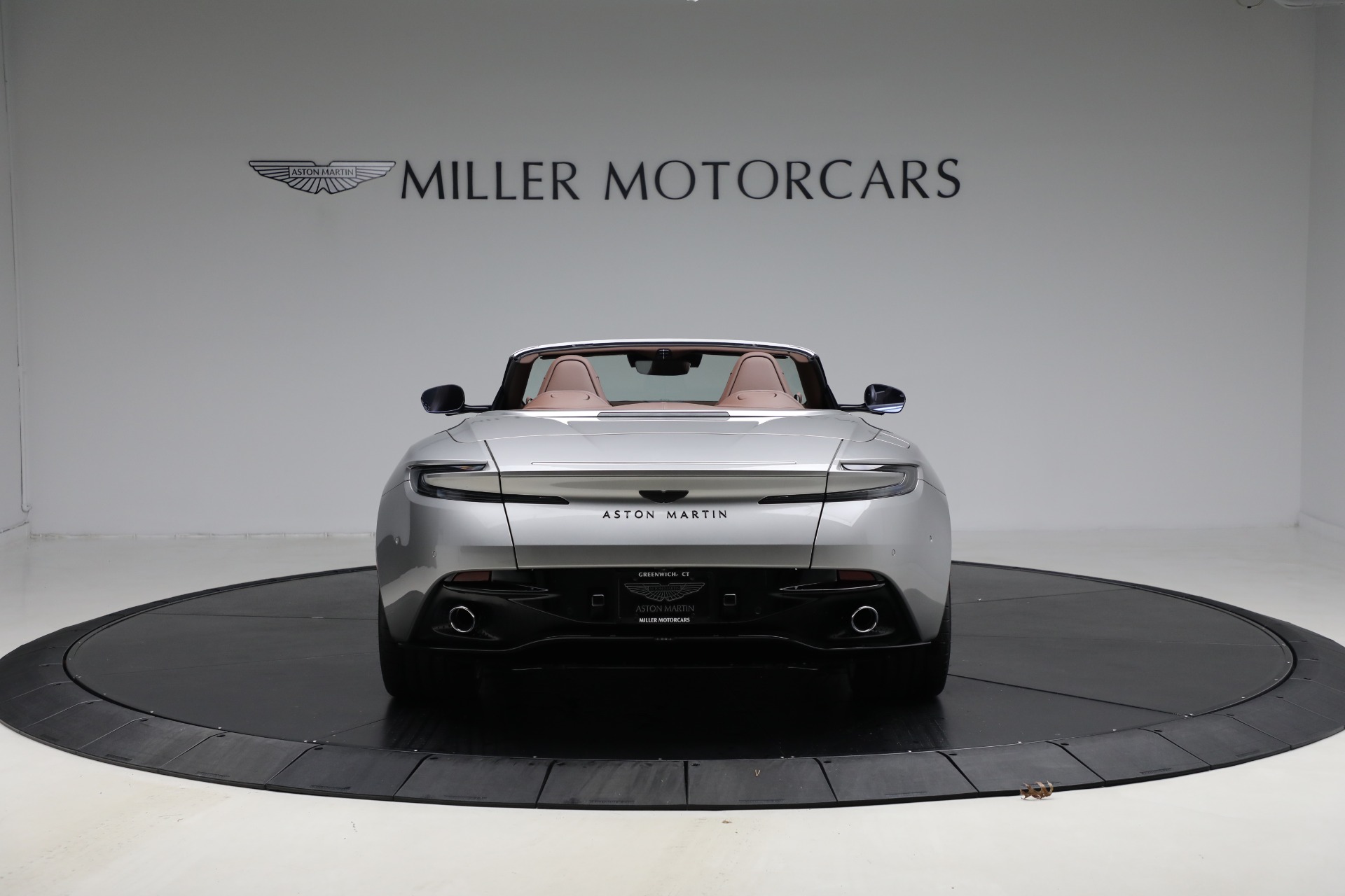 New-2026-Aston-Martin-DB12-Volante