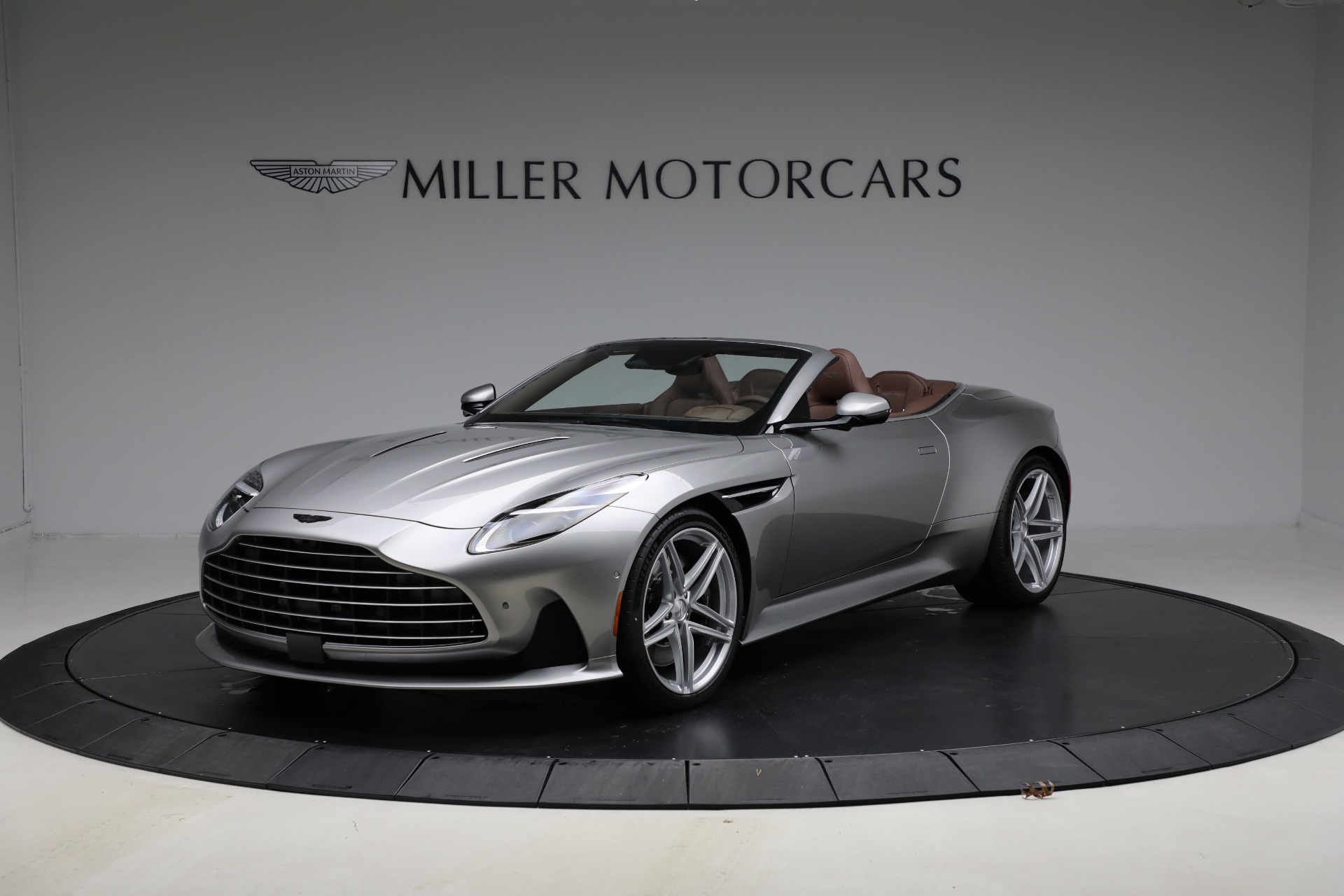 New-2026-Aston-Martin-DB12-Volante