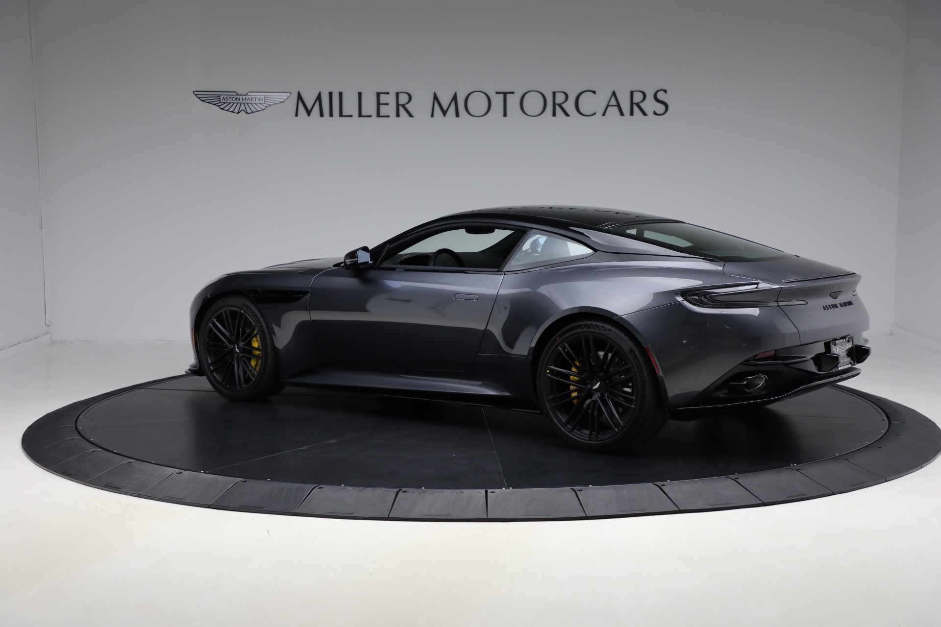 New-2026-Aston-Martin-DB12-V8
