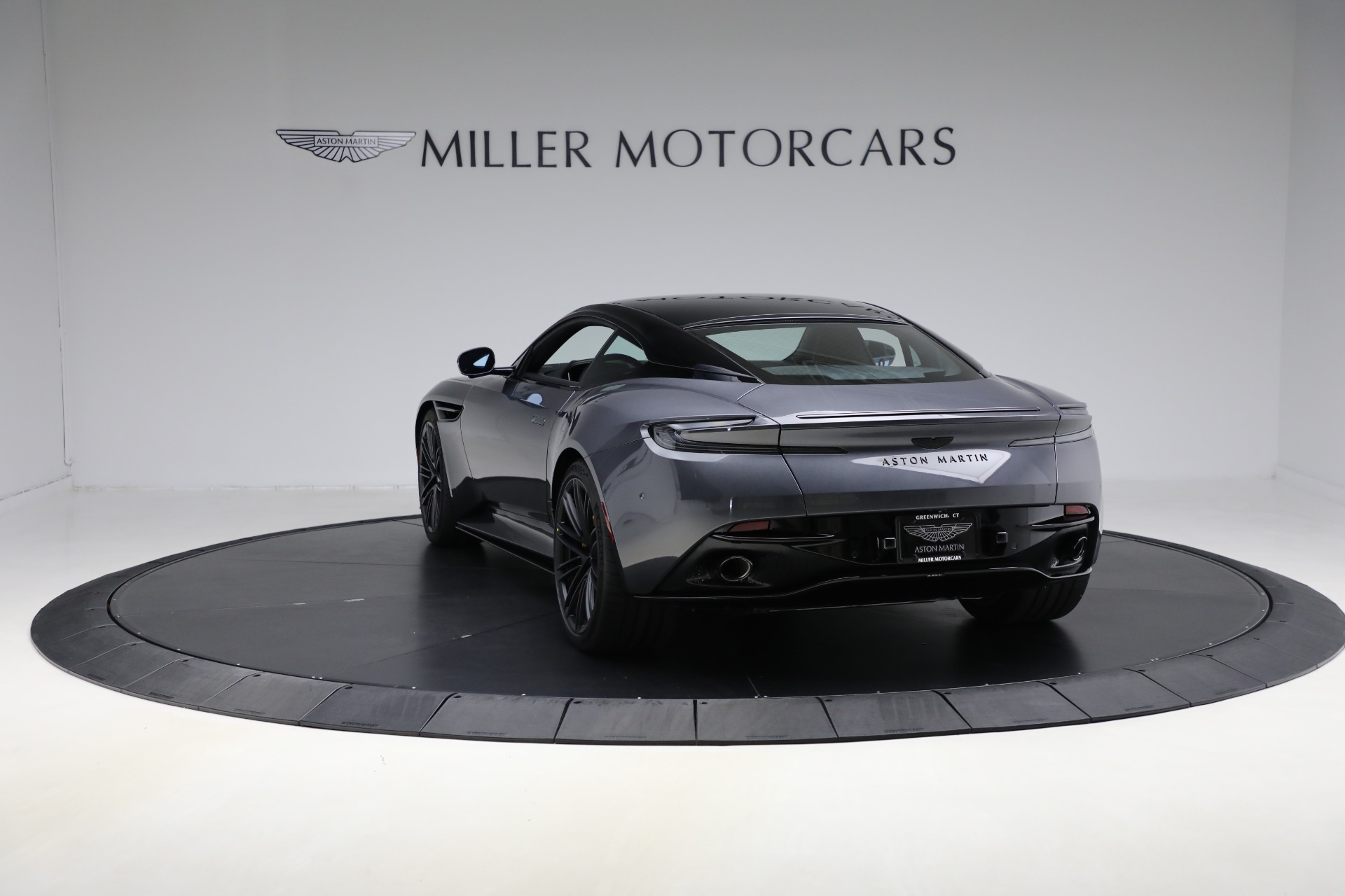 New-2026-Aston-Martin-DB12-V8