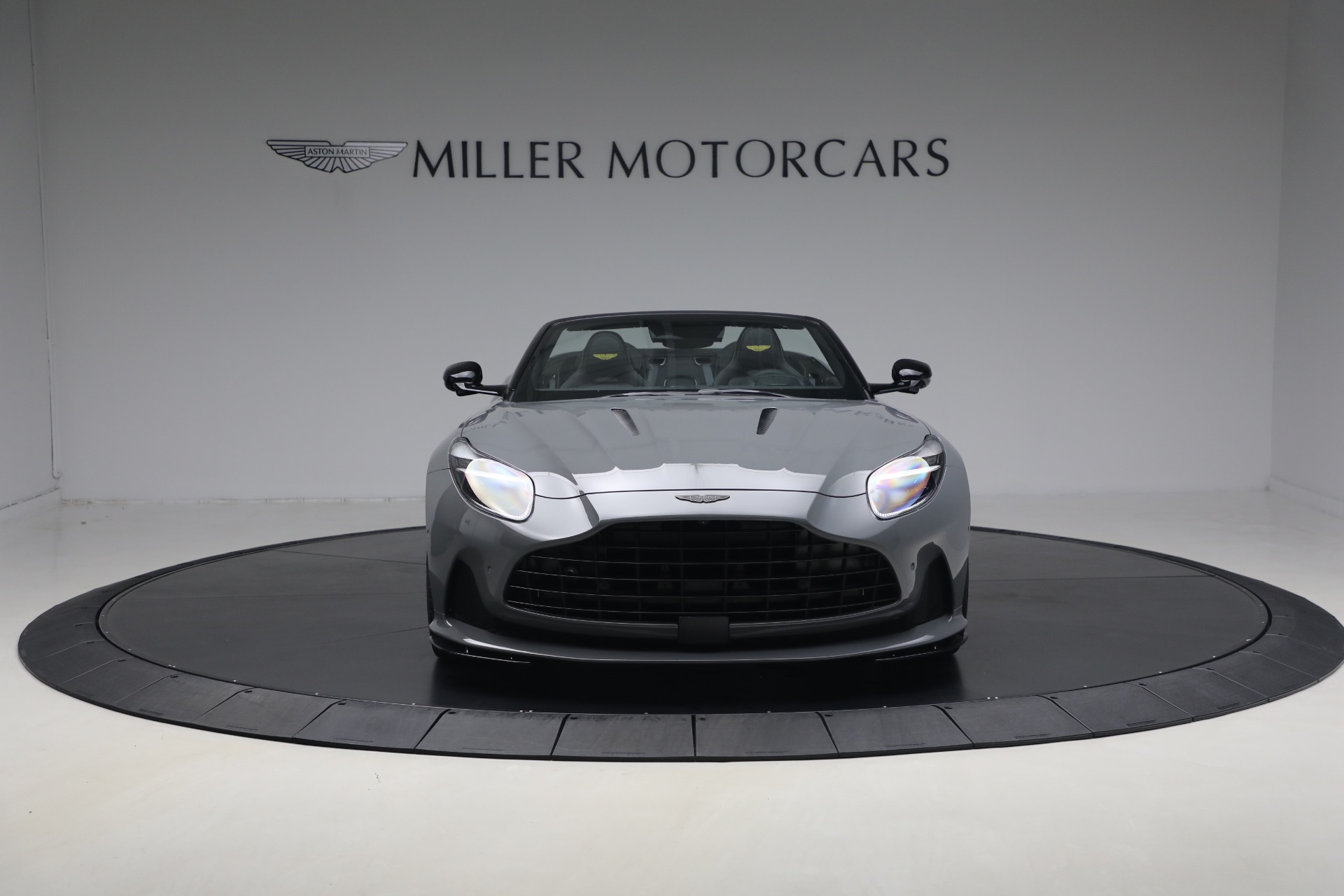 New-2026-Aston-Martin-DB12-Volante