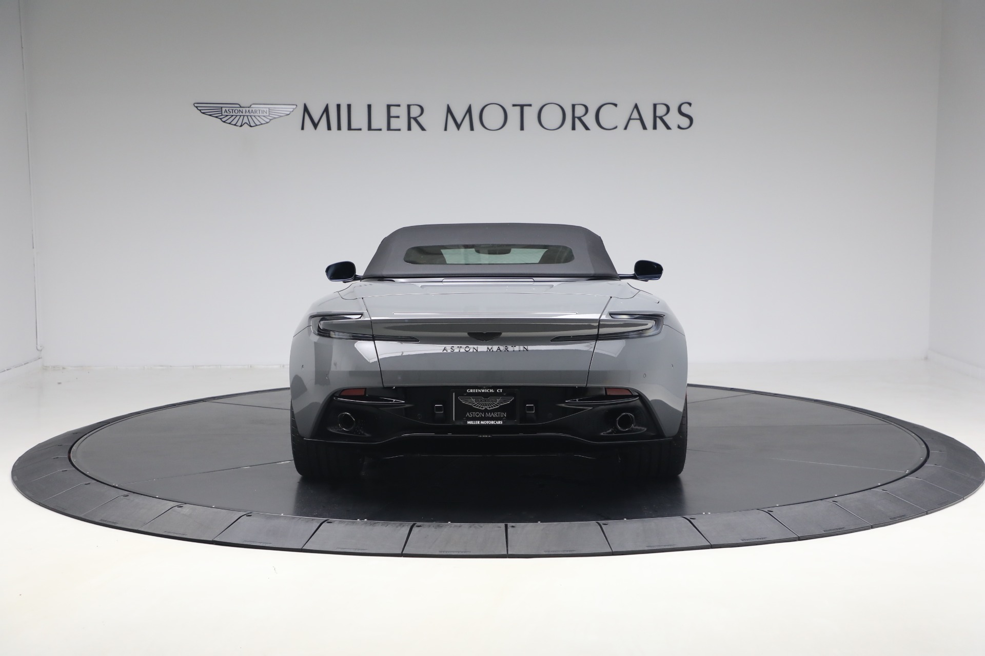 New-2026-Aston-Martin-DB12-Volante