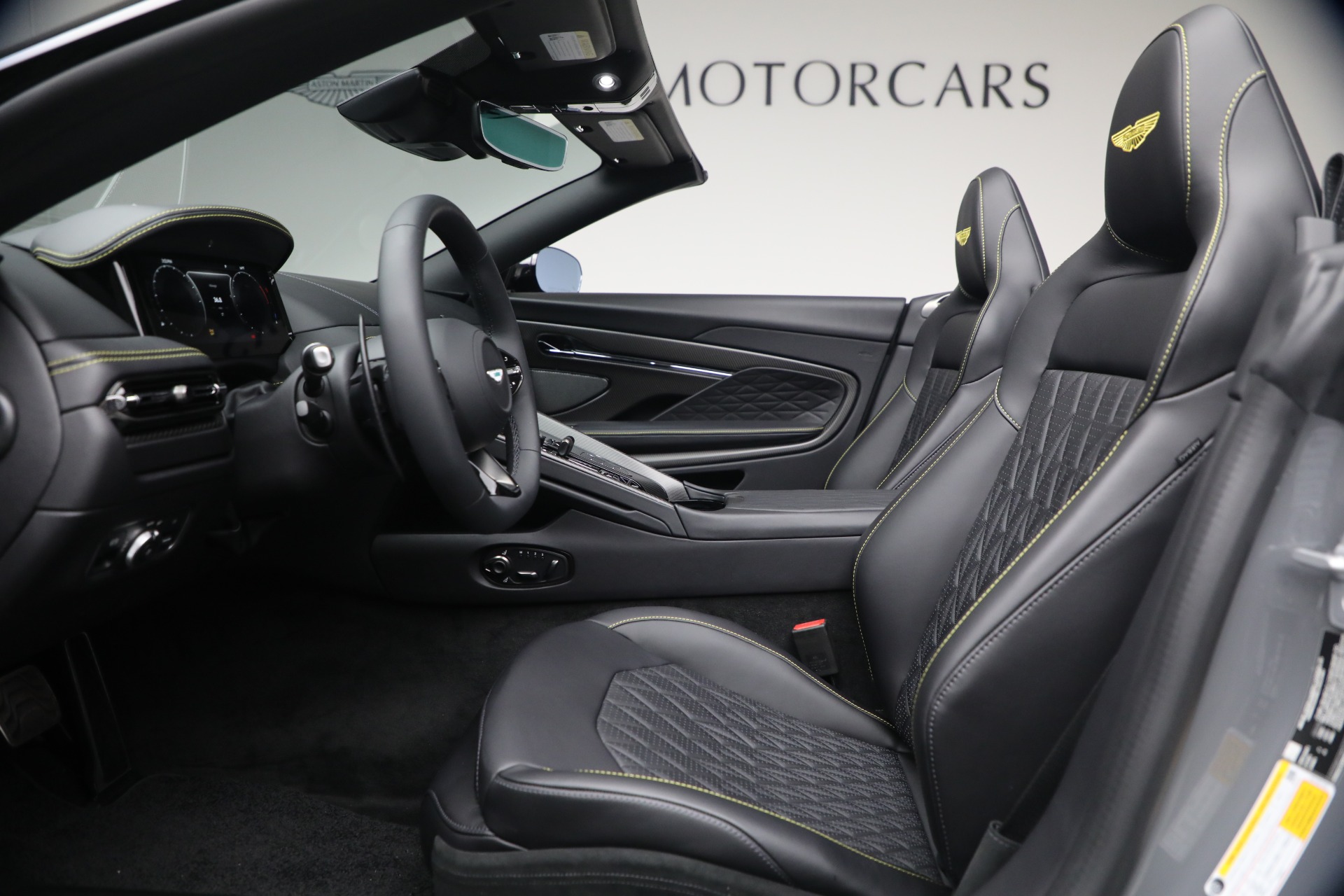 New-2026-Aston-Martin-DB12-Volante