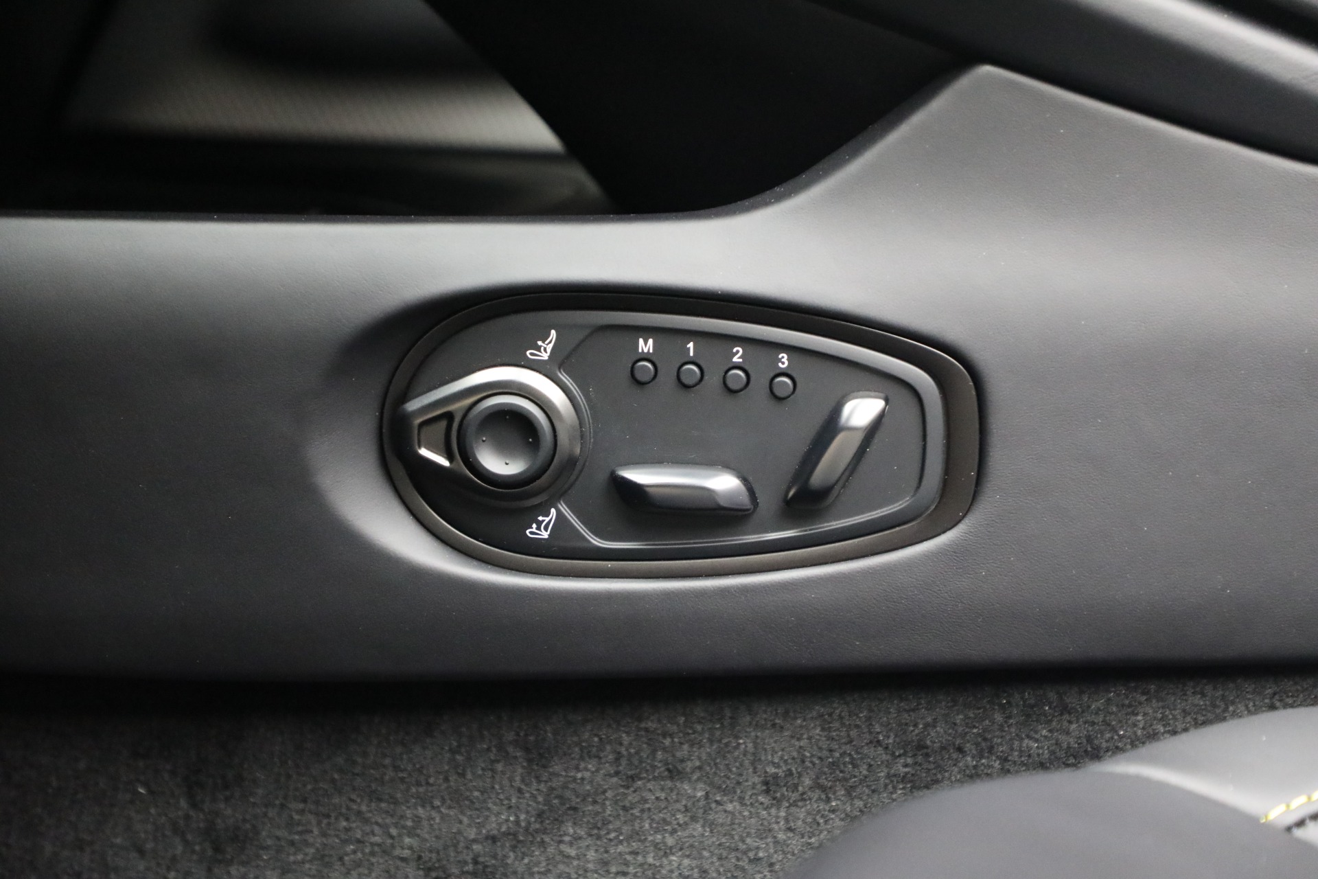 New-2026-Aston-Martin-DB12-Volante