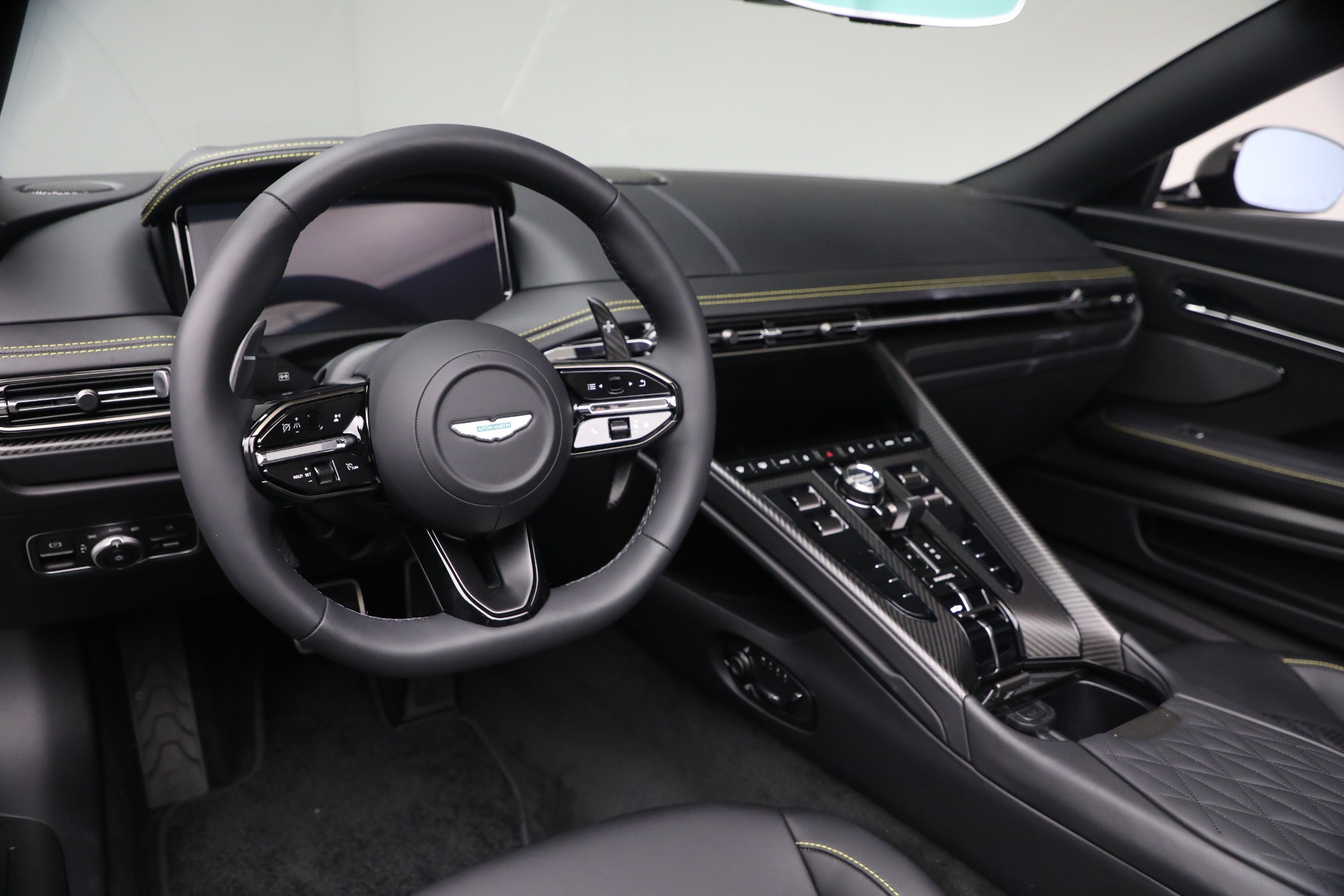 New-2026-Aston-Martin-DB12-Volante