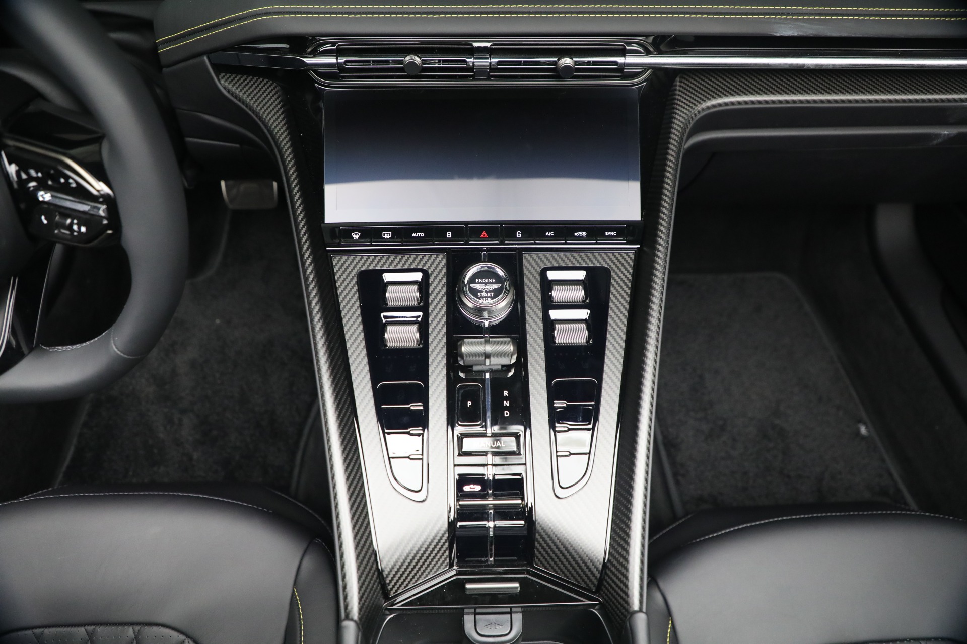 New-2026-Aston-Martin-DB12-Volante