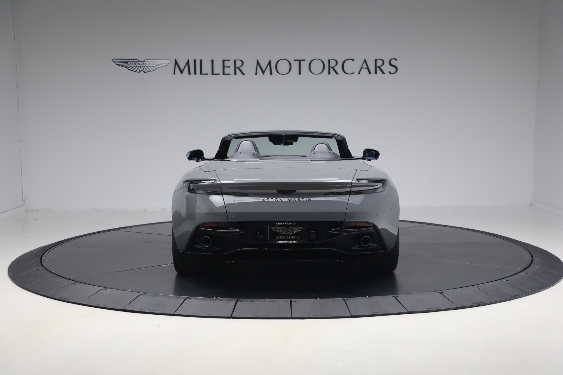 New-2026-Aston-Martin-DB12-Volante