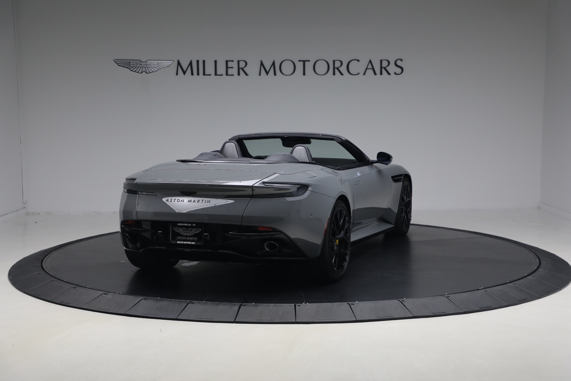 New-2026-Aston-Martin-DB12-Volante