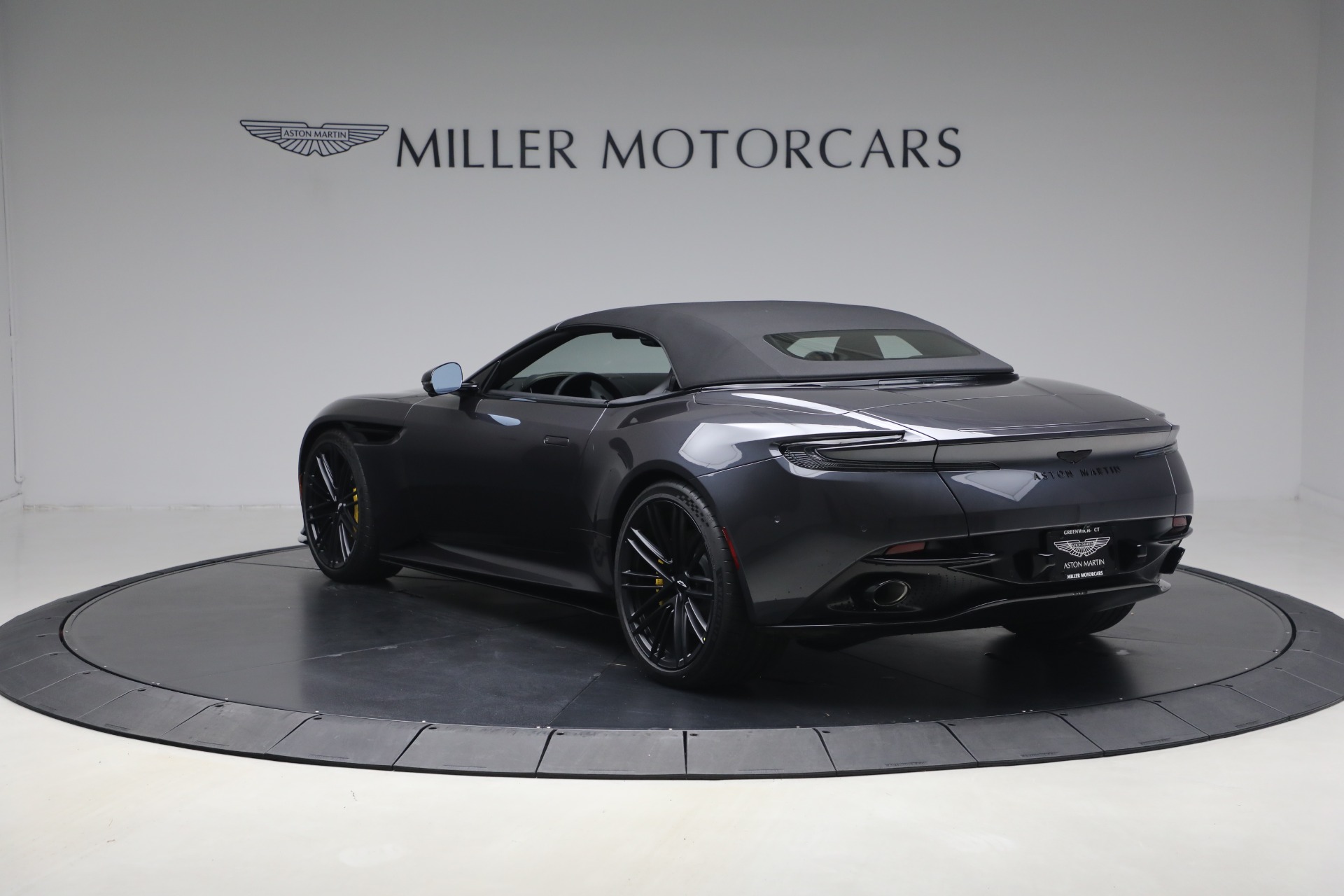New-2026-Aston-Martin-DB12-Volante
