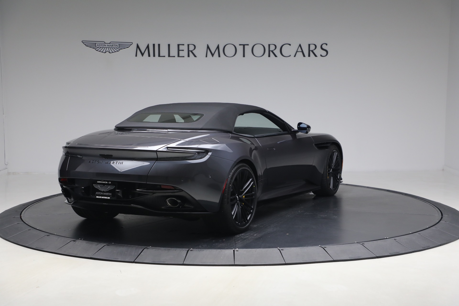 New-2026-Aston-Martin-DB12-Volante