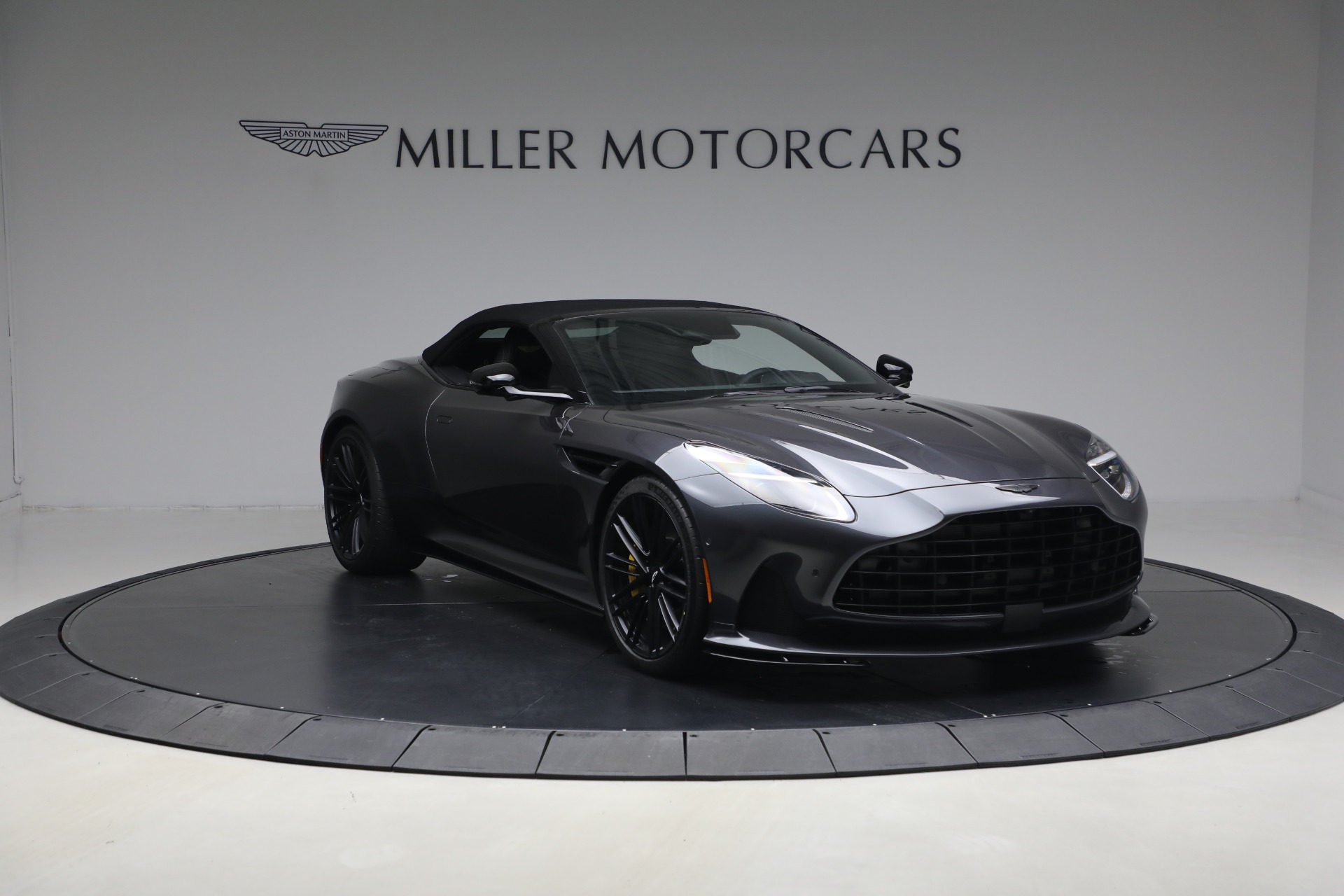 New-2026-Aston-Martin-DB12-Volante