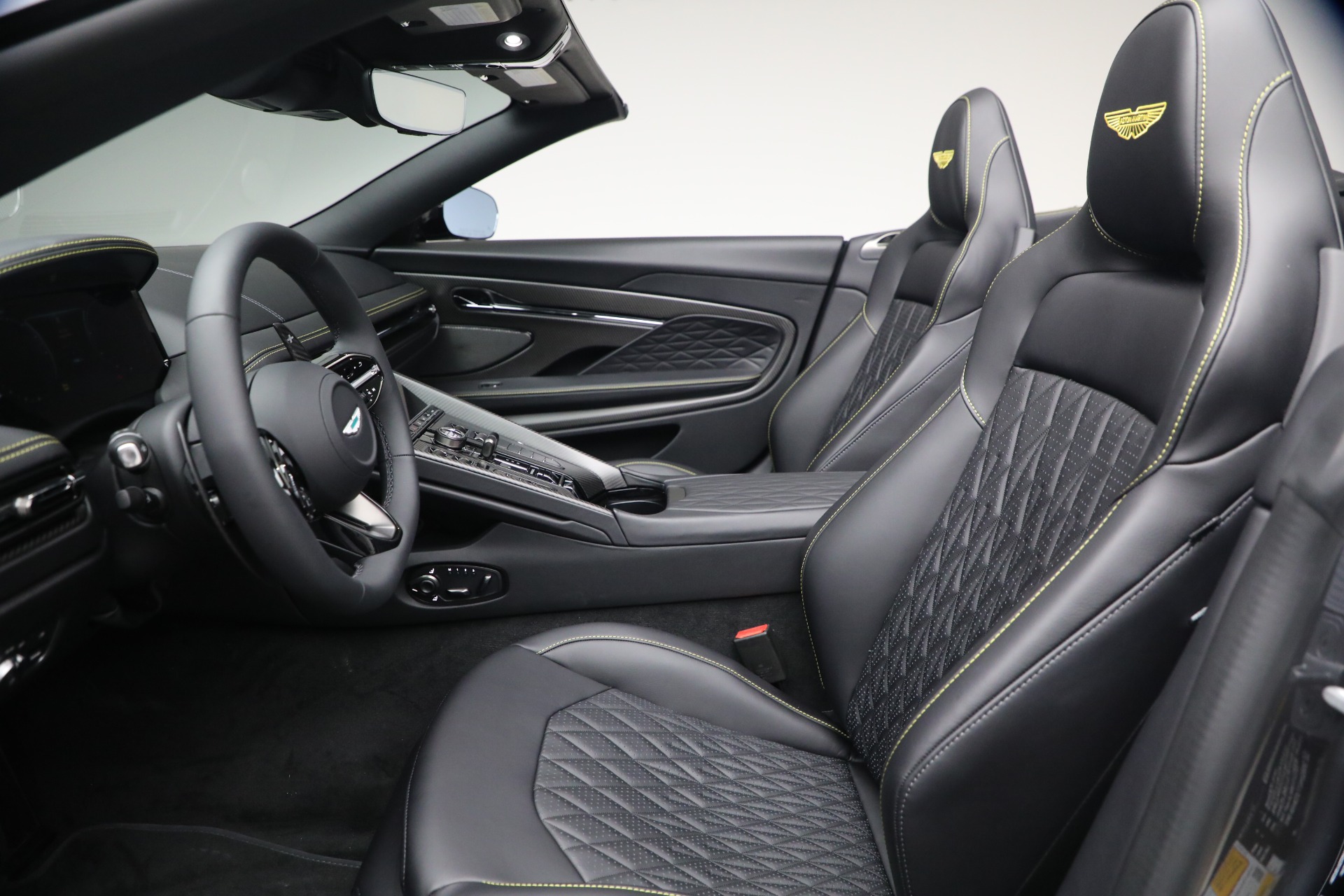 New-2026-Aston-Martin-DB12-Volante