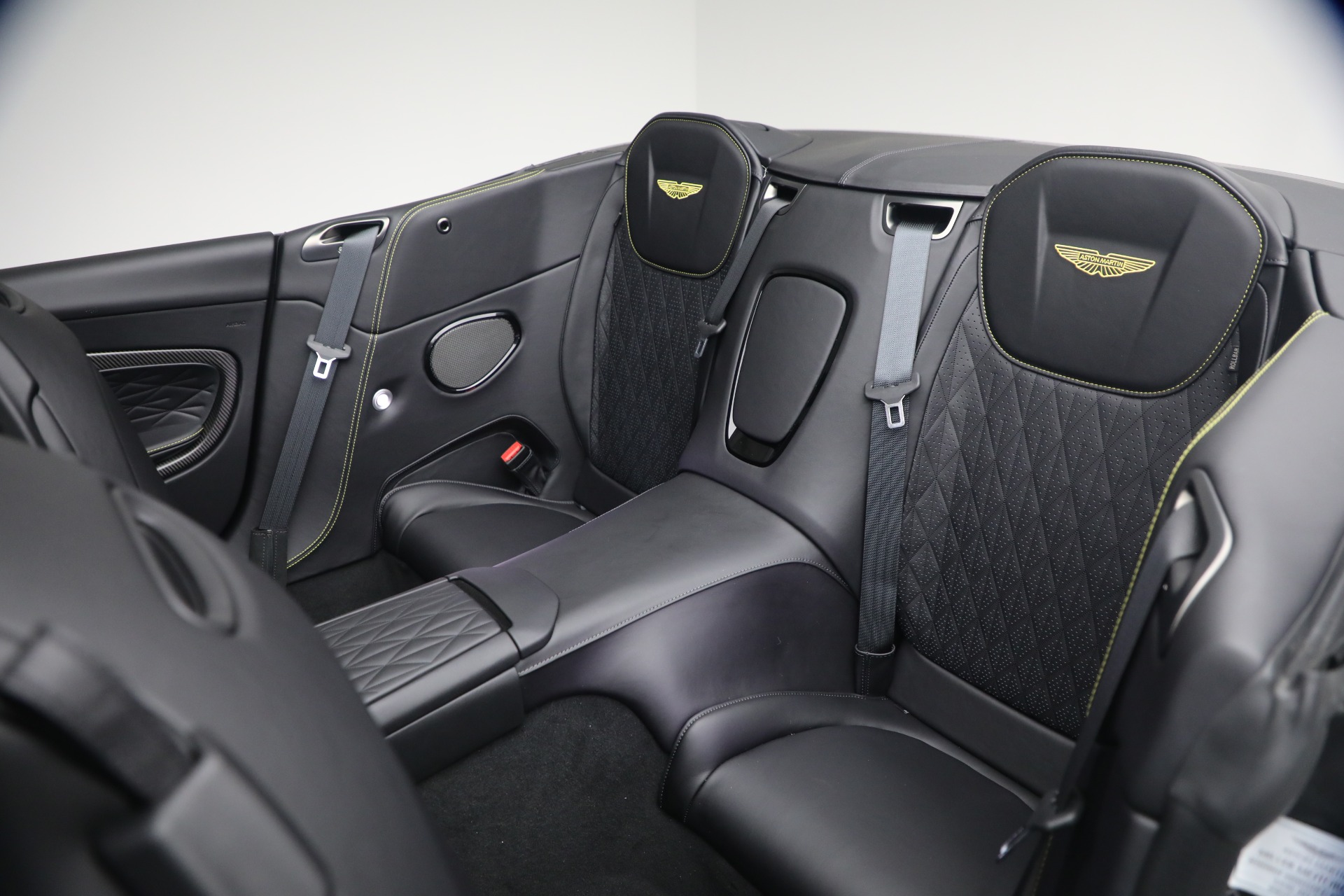 New-2026-Aston-Martin-DB12-Volante