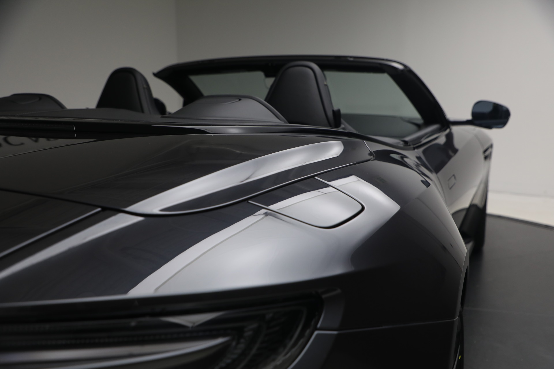 New-2026-Aston-Martin-DB12-Volante