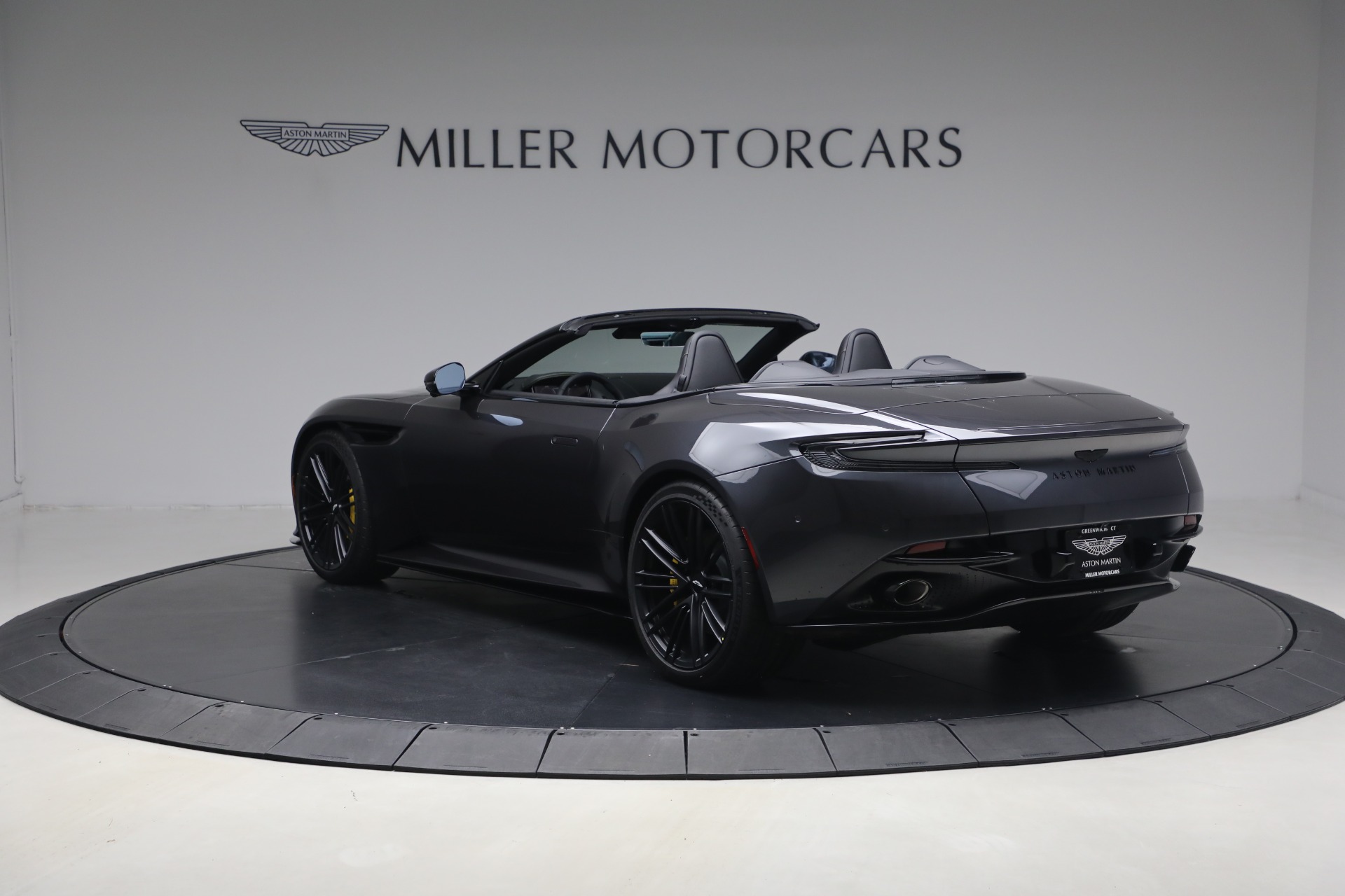 New-2026-Aston-Martin-DB12-Volante