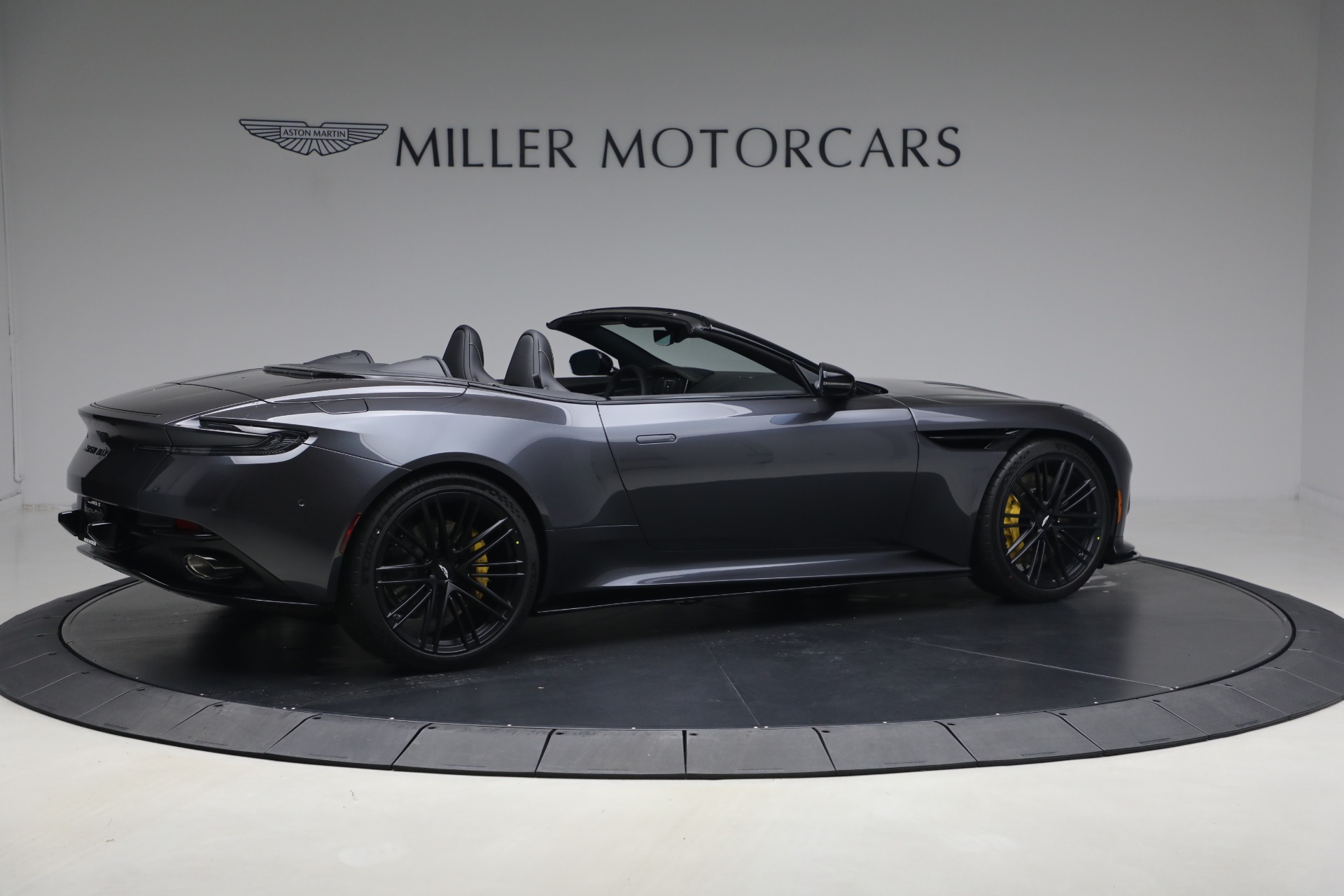 New-2026-Aston-Martin-DB12-Volante