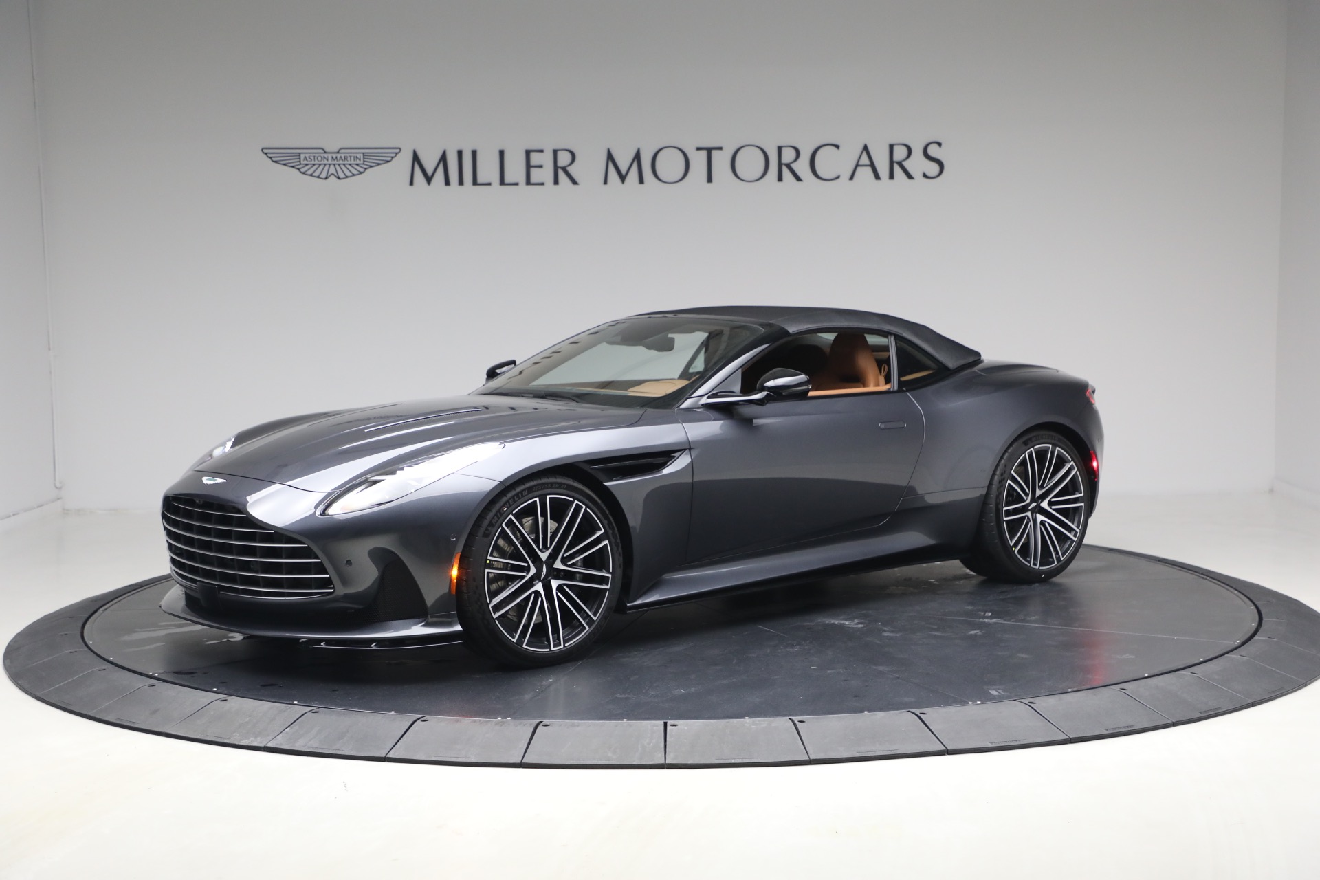 New-2026-Aston-Martin-DB12-Volante