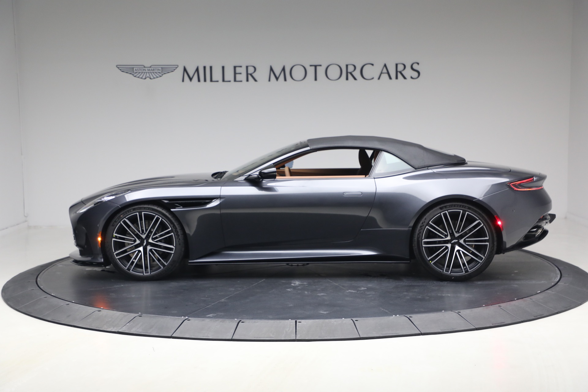 New-2026-Aston-Martin-DB12-Volante