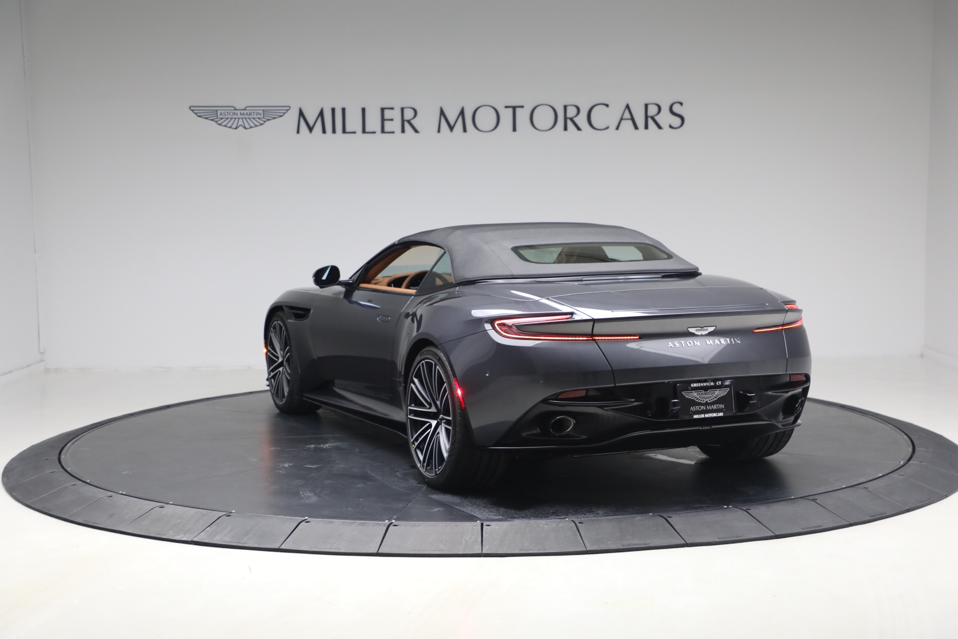 New-2026-Aston-Martin-DB12-Volante
