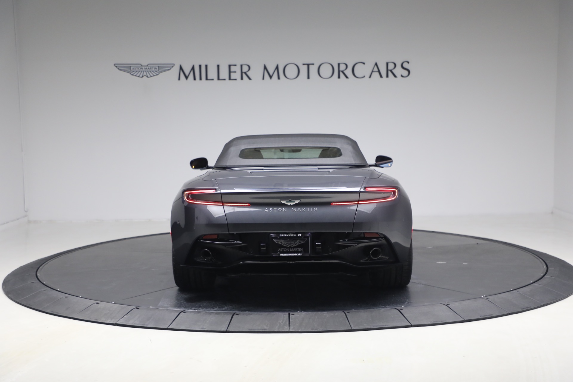 New-2026-Aston-Martin-DB12-Volante