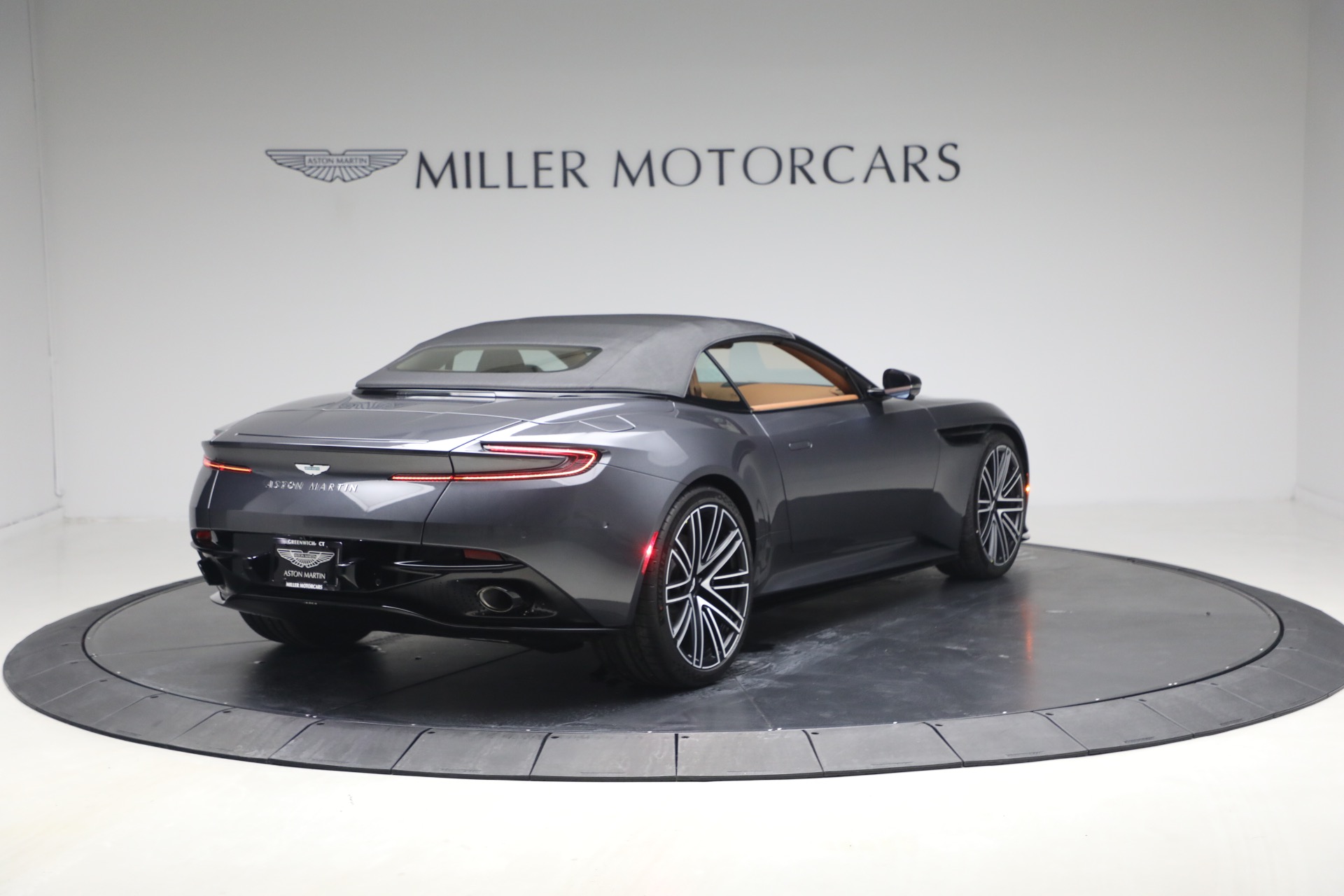 New-2026-Aston-Martin-DB12-Volante