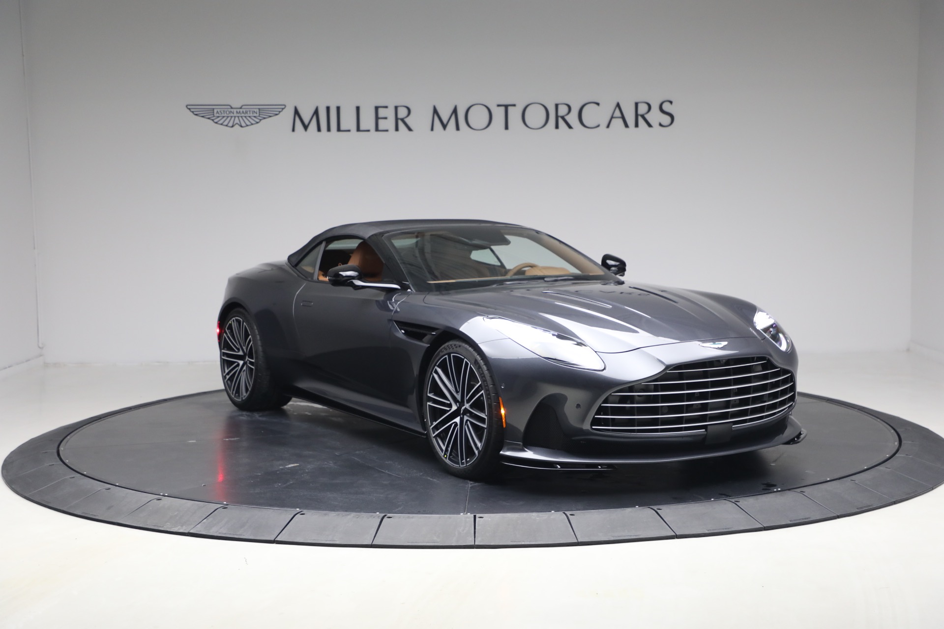 New-2026-Aston-Martin-DB12-Volante