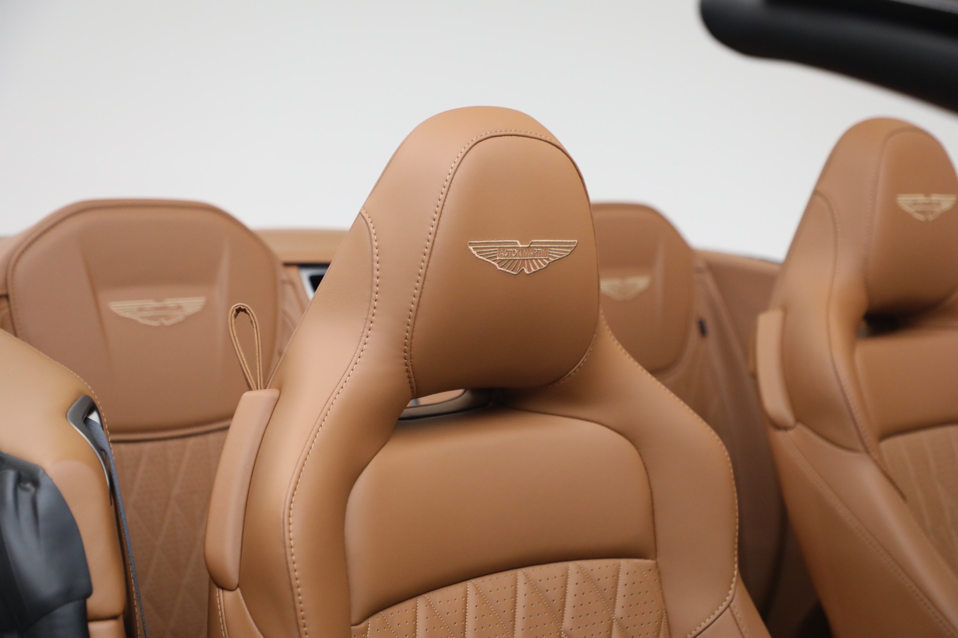 New-2026-Aston-Martin-DB12-Volante