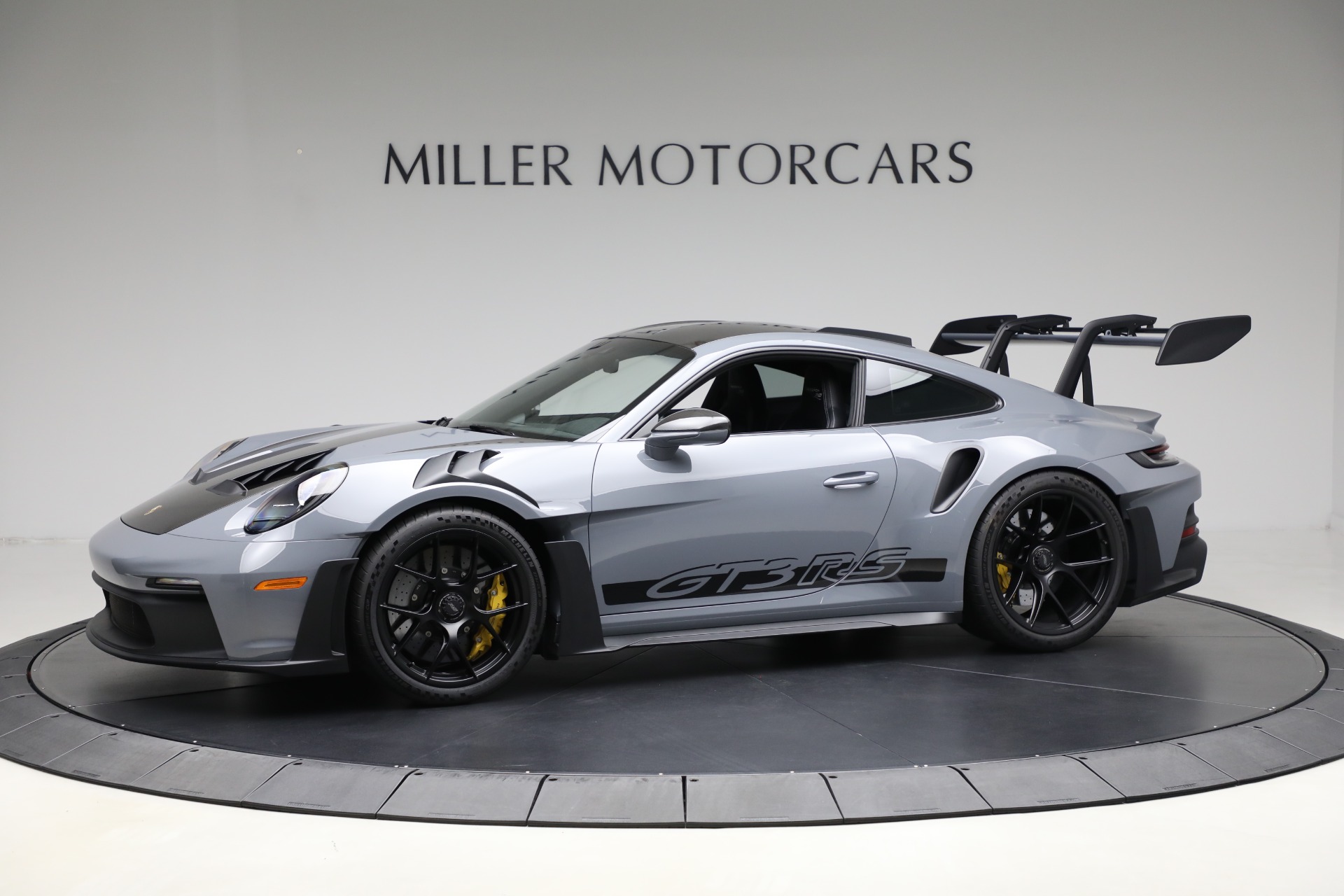 Used-2025-Porsche-911-GT3-RS