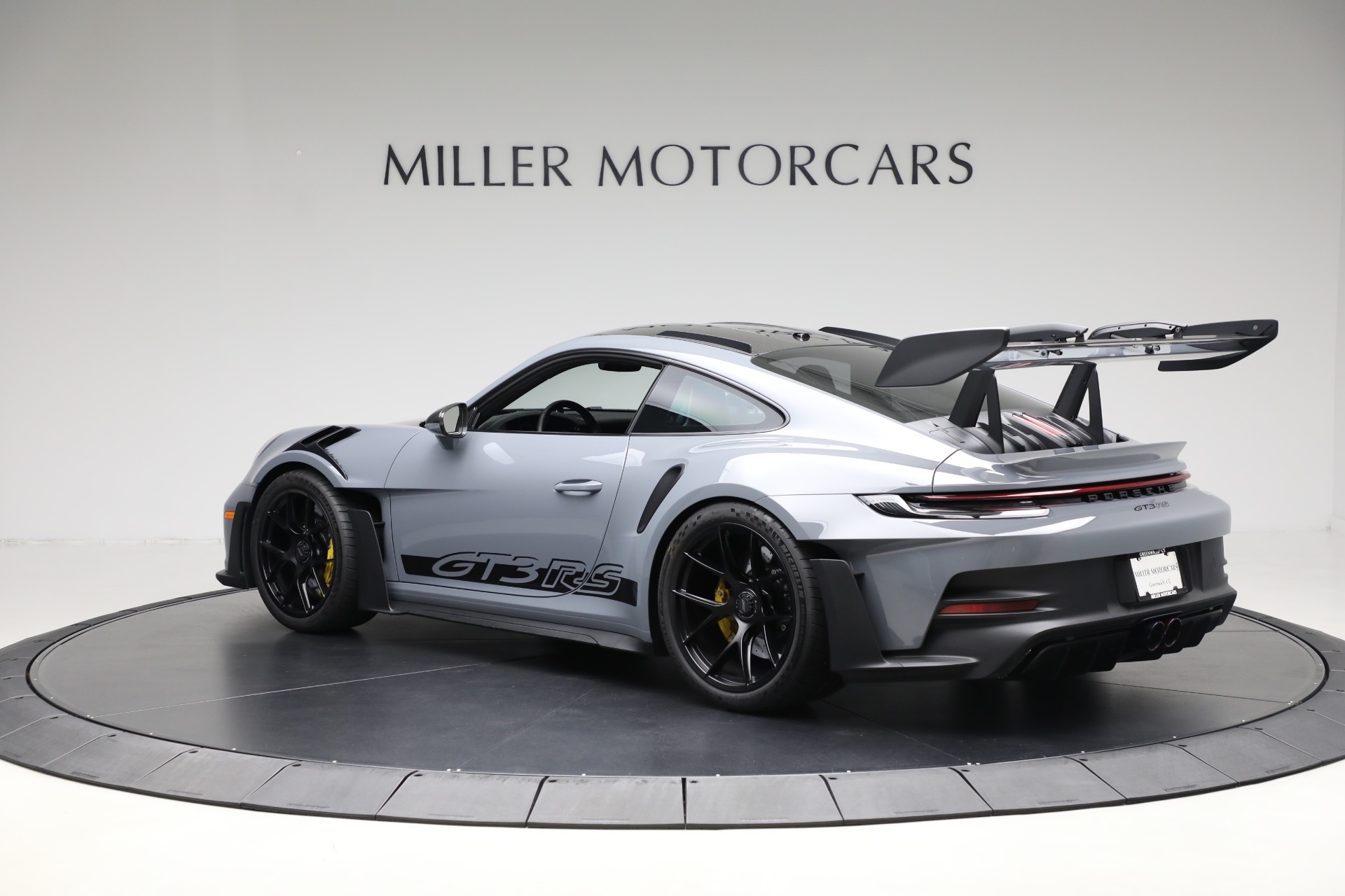 Used-2025-Porsche-911-GT3-RS